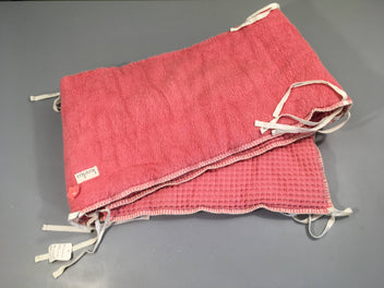 Tour de lit saumon éponge et gaufré, légèrement délavé