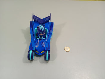 Figurine Pyjamasque Yoyo  et sa voiture