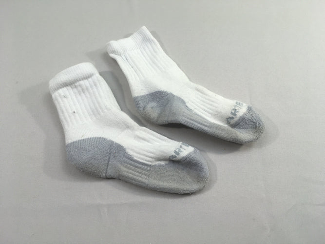 Chaussettes de sport blanc-gris Artengo 31-34, moins cher chez Petit Kiwi