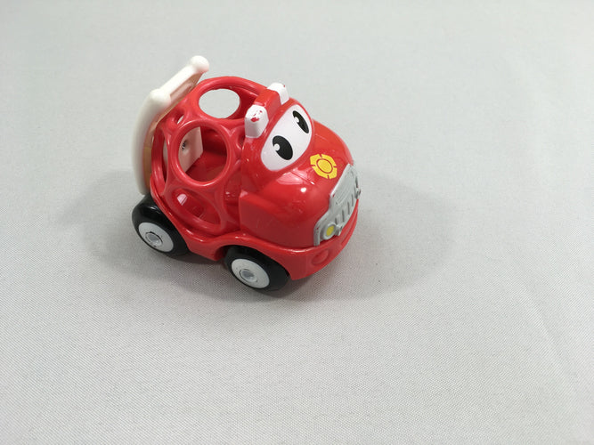 Oball voiture hochet rouge pompier, peinture un peu usée, moins cher chez Petit Kiwi