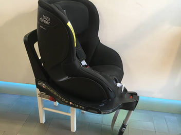 Siège auto dual Fix M I-size BR Cos.mos Black ZS, SICT inside Romer Britax. De 3 mois - 4 ans , 61 - 105 cm, jusqu'à 18kg - dos et face à la route
