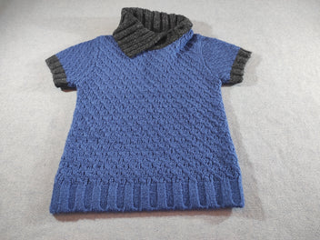 Pull m.c en tricot bleu et gris avec col