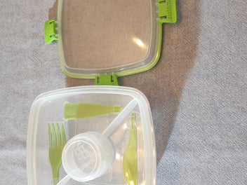 Lunch box 1,1L Sistema avec pot pour la  sauce et couvert intégré