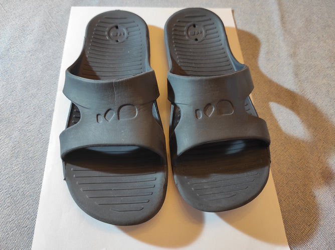 Sandales, claquettes de piscine noir Nabaiji 35-36, moins cher chez Petit Kiwi