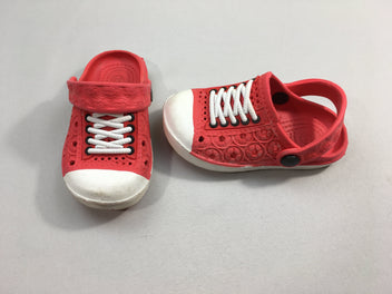 Sabots style Crocs, rouge lacets