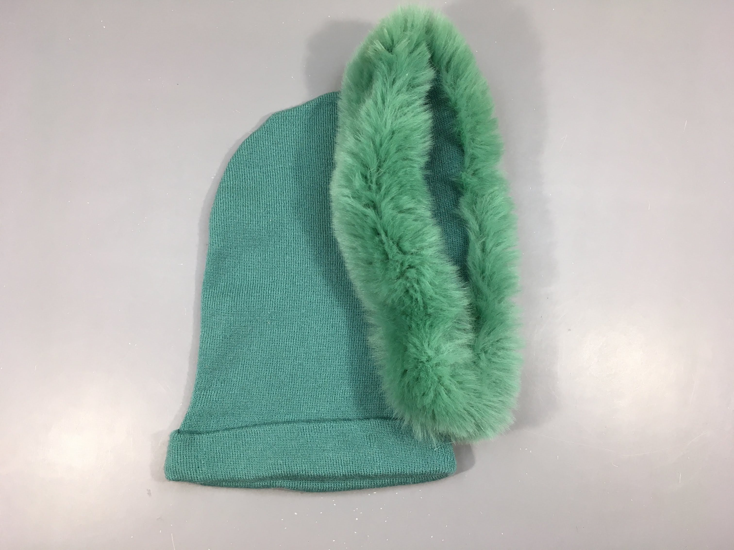 Cagoule vert bleuté fausse fourrure