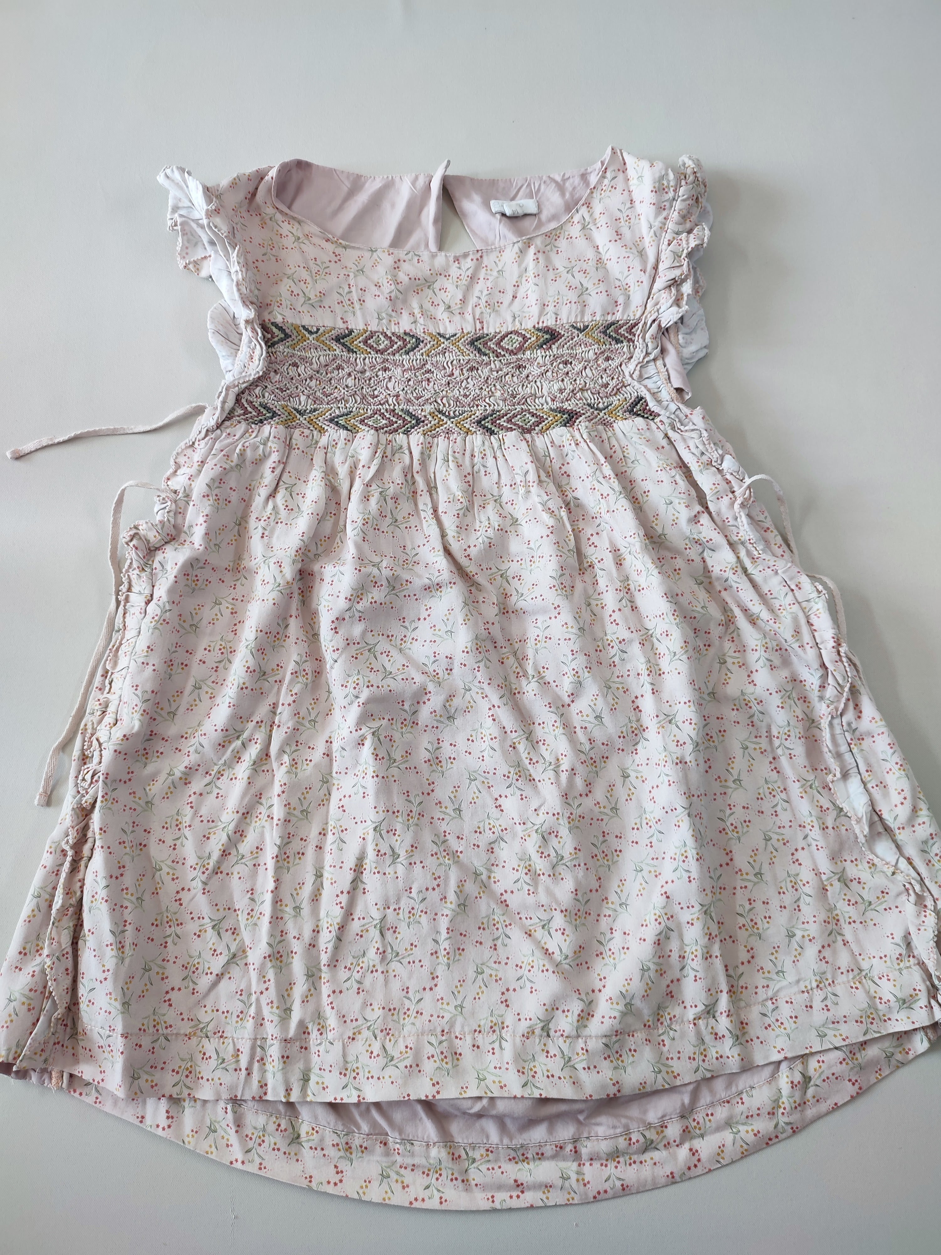 Blouse s.m rose clair feuilles vertes fleurs rouges jaunes haut du dos nus