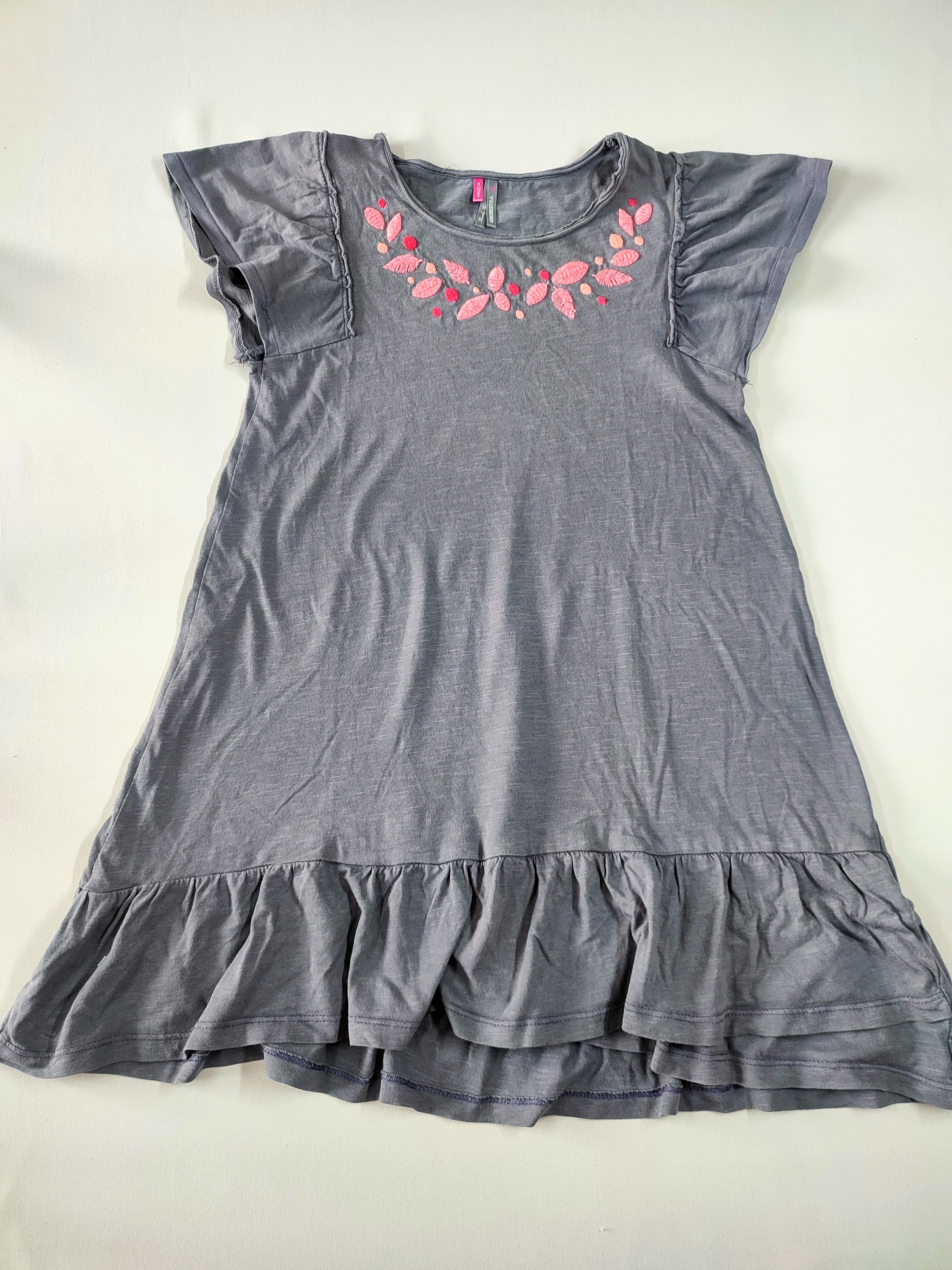 Robe m.c grise à volants feuilles roses