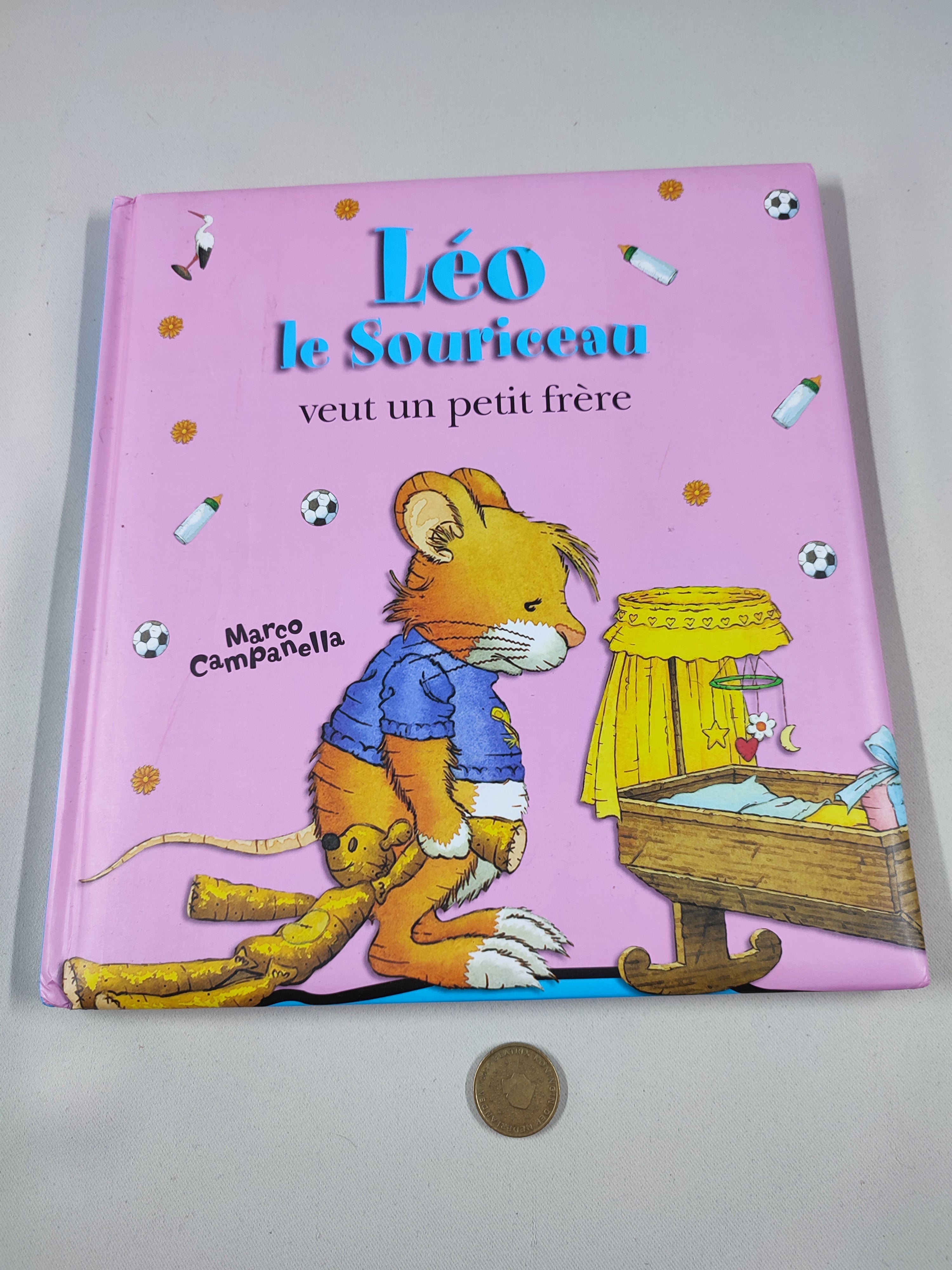Léo le souriceau veut un petit frère