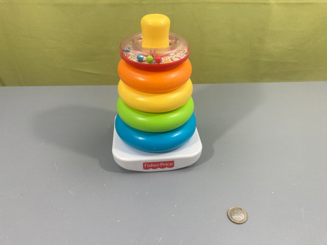 Pyramide anneaux à empiler, moins cher chez Petit Kiwi