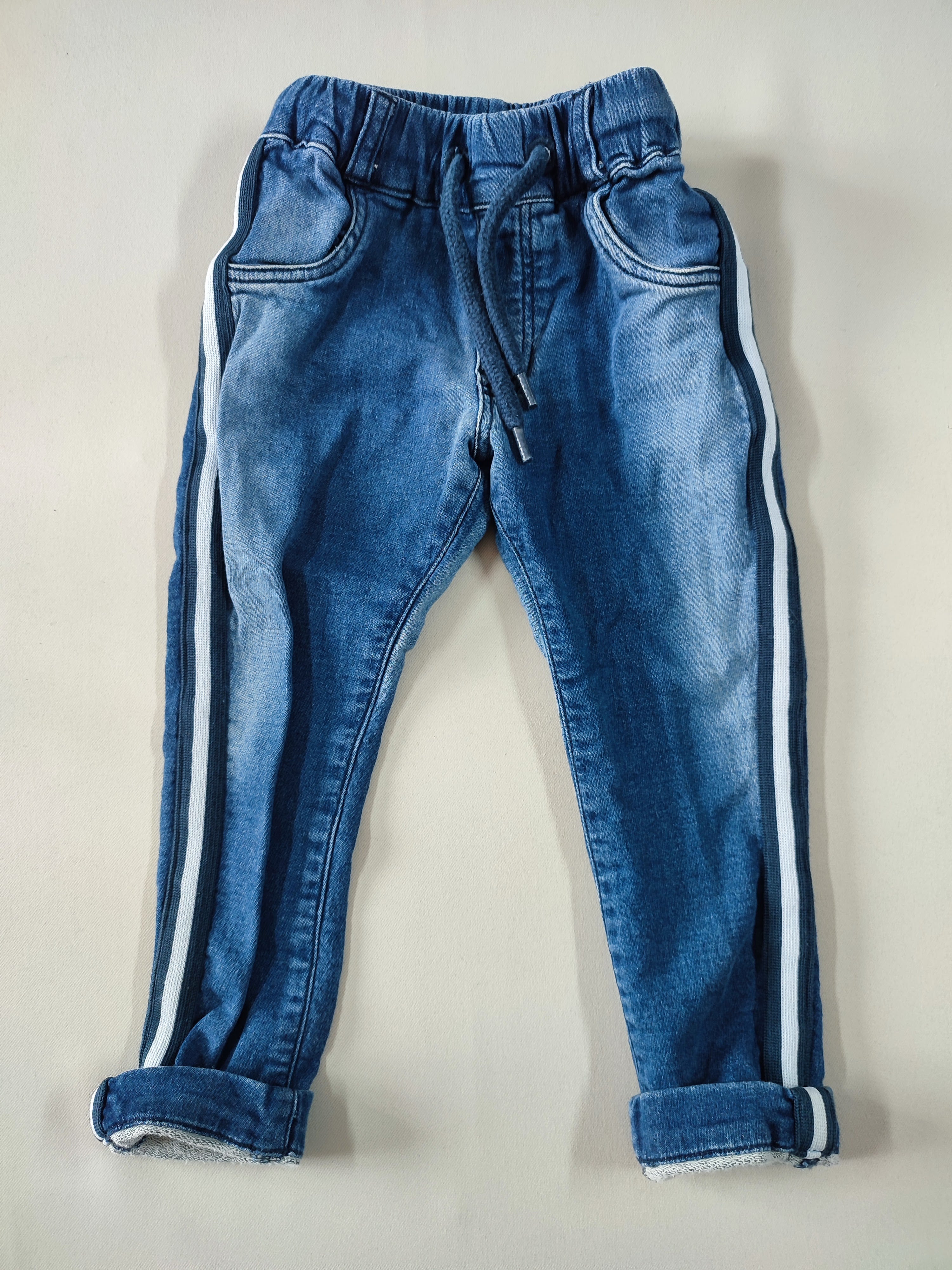Jeans avec bandes sur les côtés bleu marine/bleu ciel