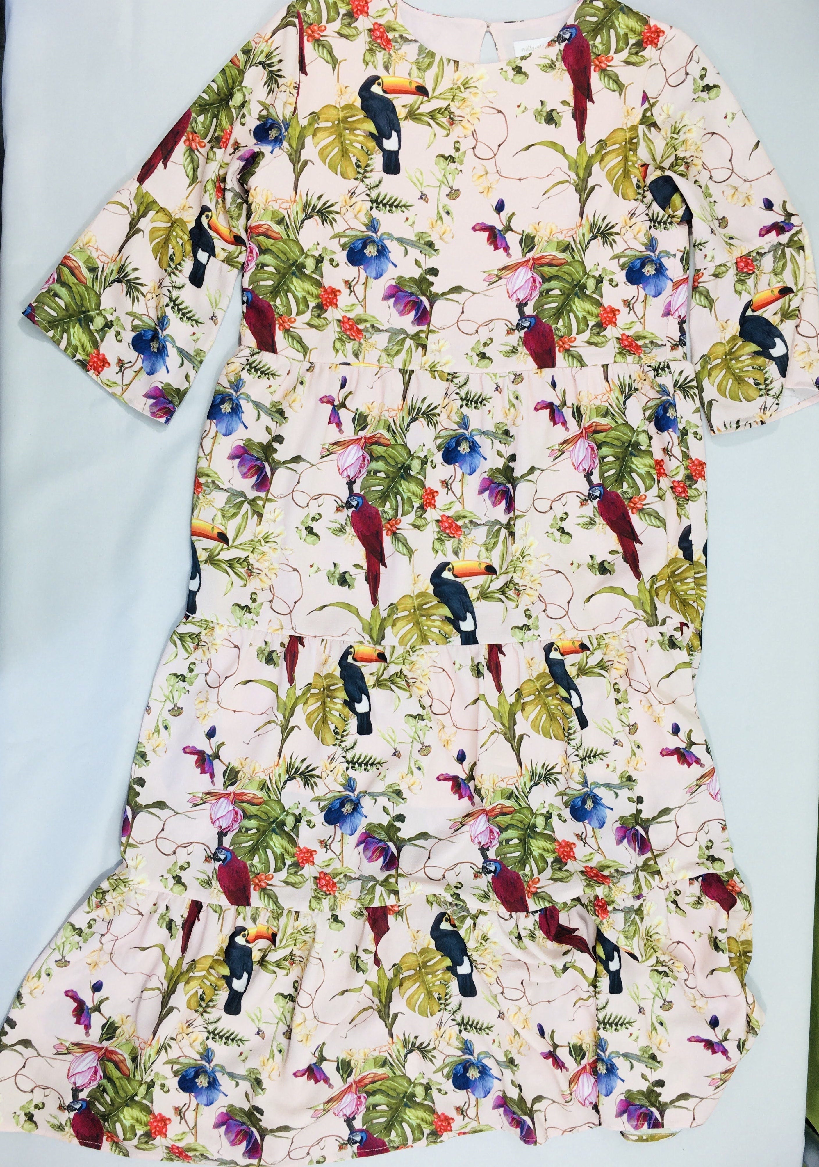 Robe longue manches 3/4 Ample crèpe rose feuillage pélicans