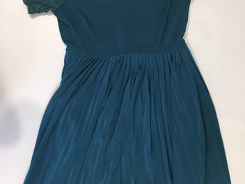Robe m.c bleu canard dentelle manches plissée bas