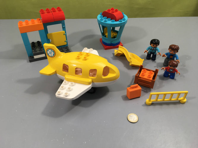 Duplo L'aéroport 10871 Complet, moins cher chez Petit Kiwi