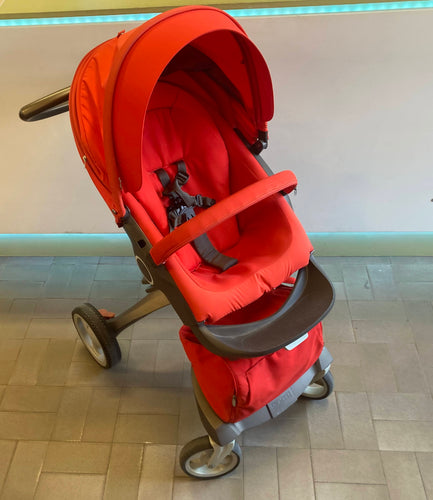 Poussette Duo Stokke Xplory rouge avec Siège auto iZi Sleep BeSafe, moins cher chez Petit Kiwi