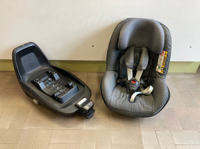 Siège auto Maxi cosi 2 way pearl gris chiné pois (Groupe 1 - de 9 à 18 kg). Dos à la route / Face à la route + base isofix 2 way fix, à rafraichir, moins cher chez Petit Kiwi
