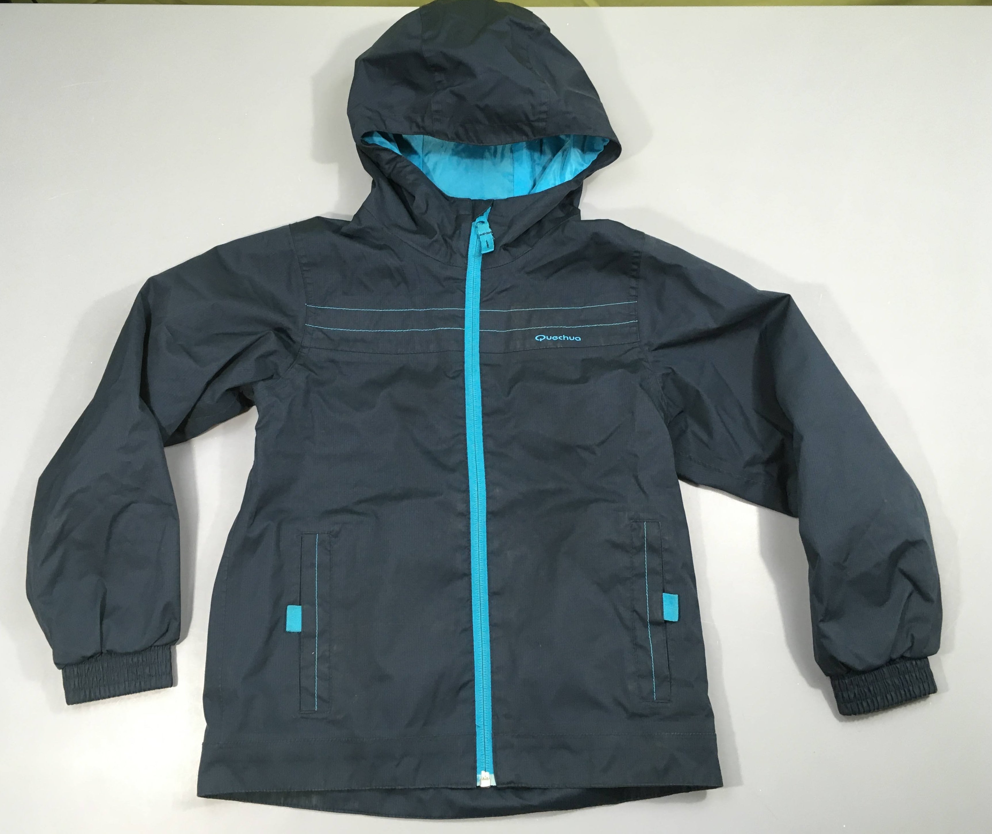 Veste à capuche coupe vent bleu foncé