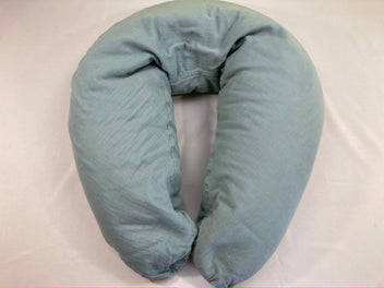Coussin d'allaitement doomoo avec housse en tétra bleu/gris, petits accrocs dans a housse