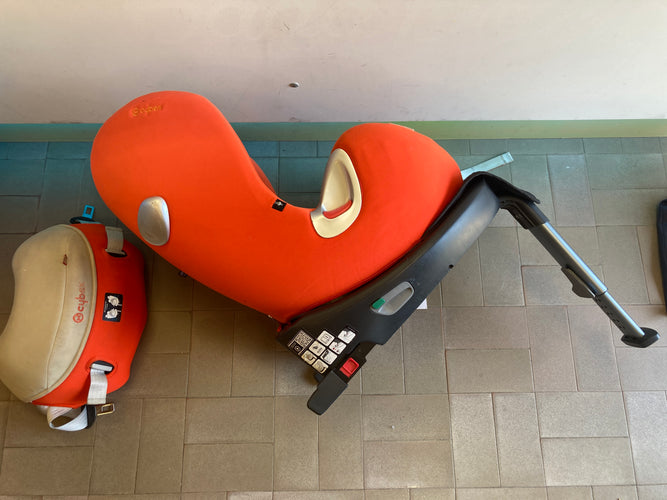 Siège-auto Sirona groupe 0+/1 - Autumn Gold/Burnt Red Isofix- A rafraichir. Dos route de 0 à 18kg  (0 à 4a)/face à la route 9m à 4a grâce au bouclier ajustable (9-18kg), moins cher chez Petit Kiwi
