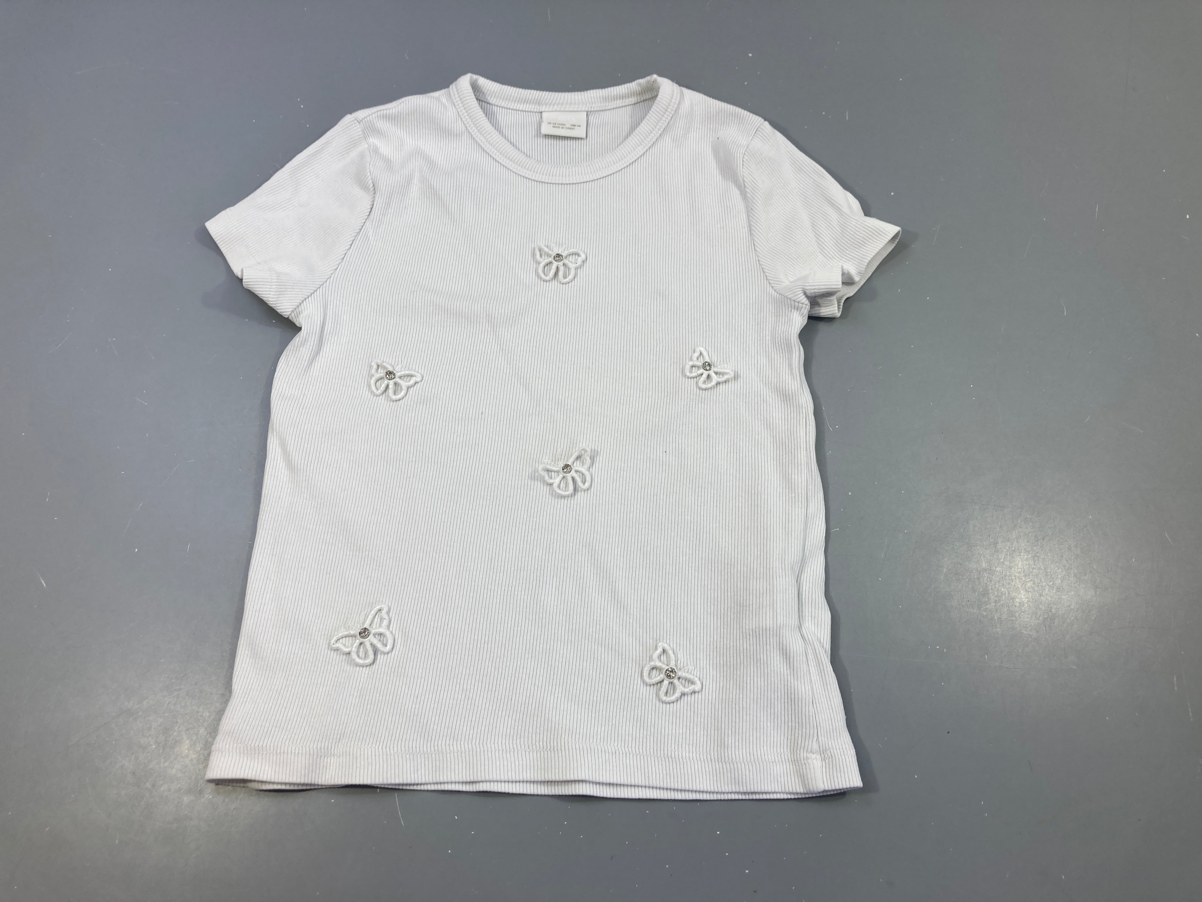 T-shirt m.c blanc côtelé, motifs papillons avec strass (taille petit)