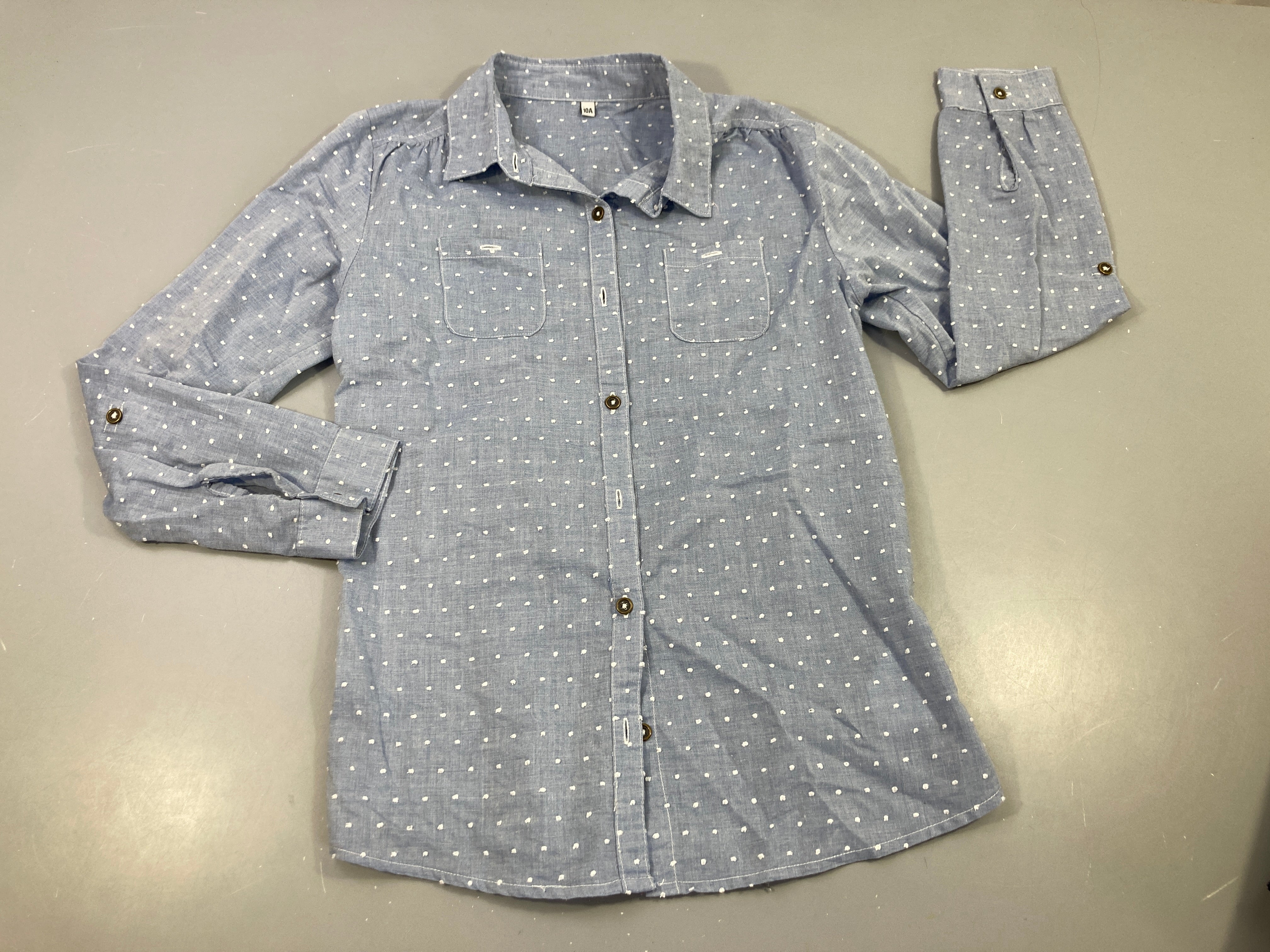 Chemise m.l couleur denim relief pois blancs