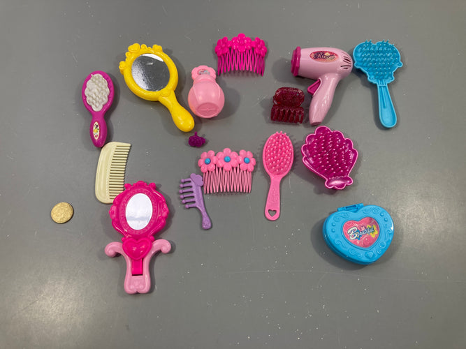 Lot d'accessoires pour poupées, moins cher chez Petit Kiwi