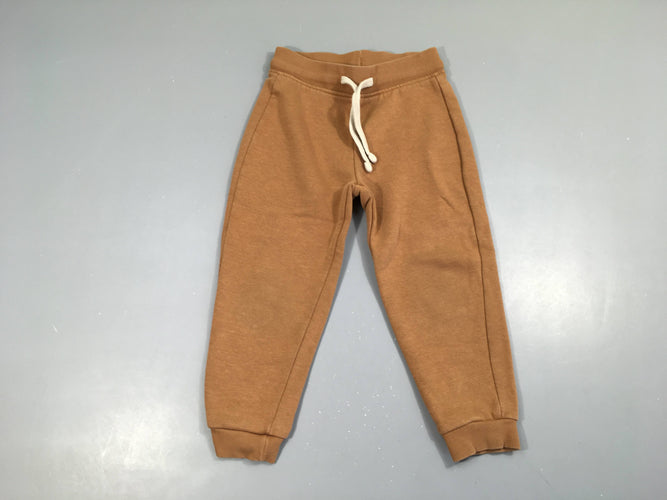 Pantalon de training ocre, moins cher chez Petit Kiwi