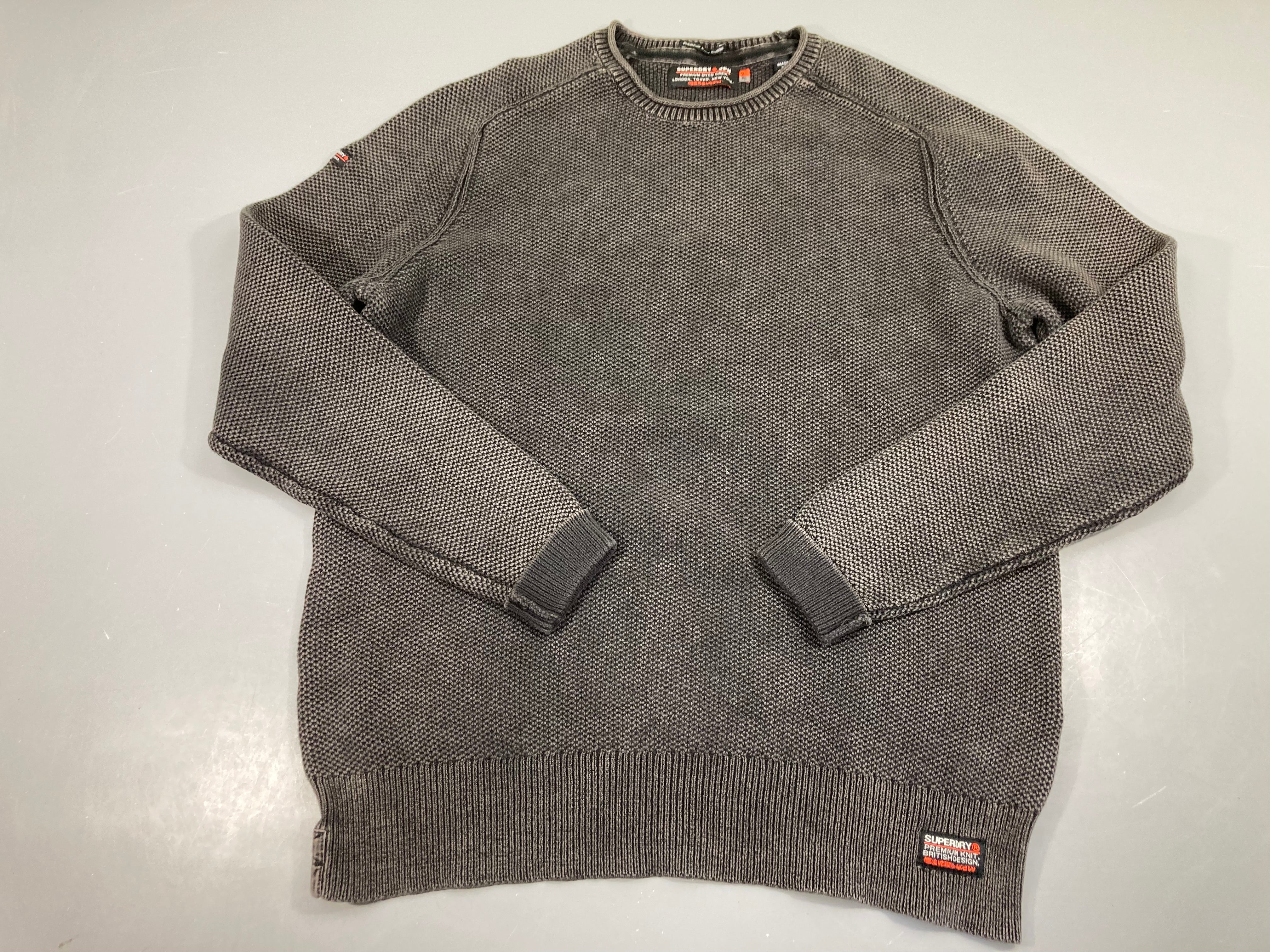 Pull texturé gris foncé