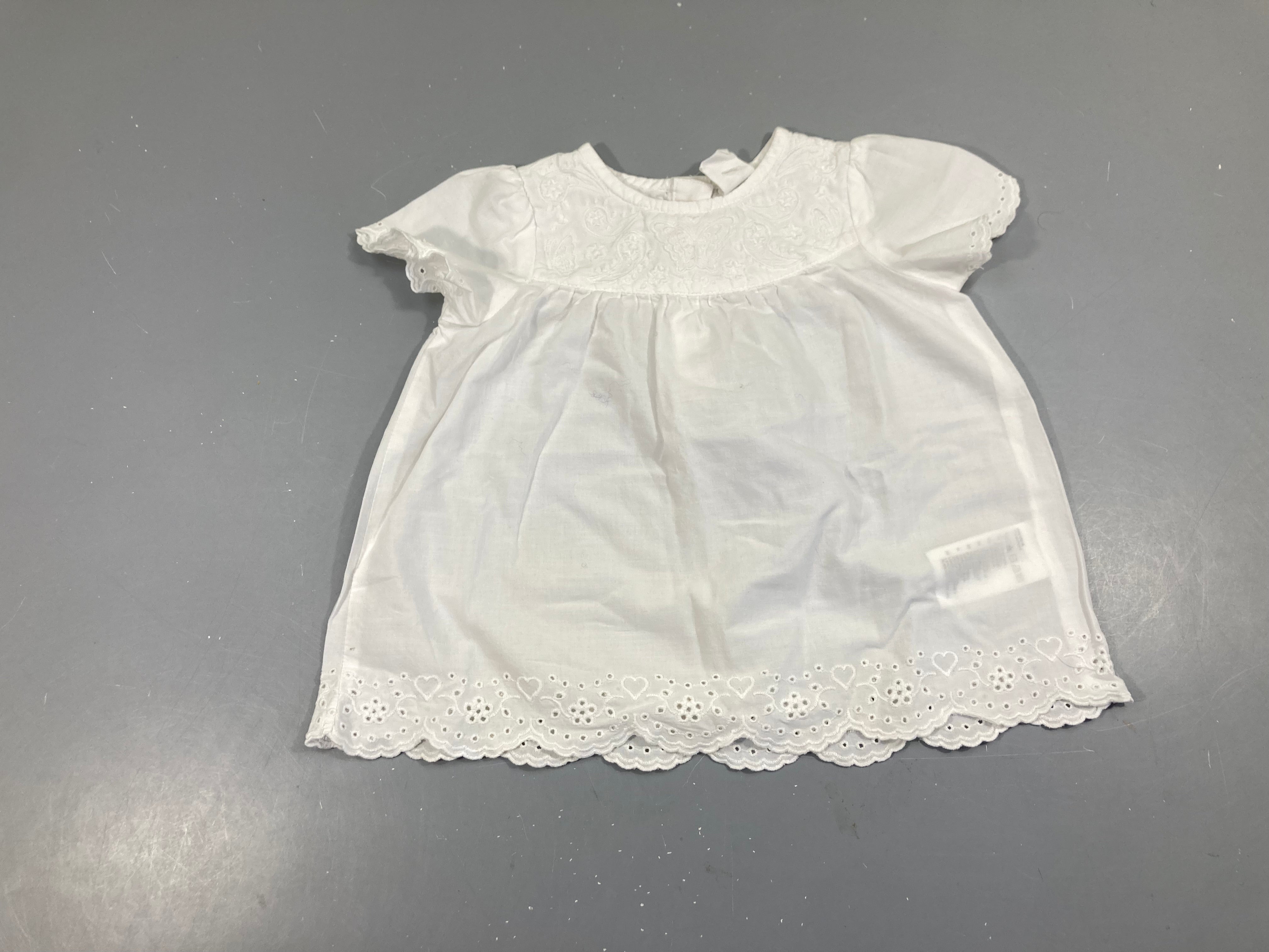 Robe m.c blanche broderie bord