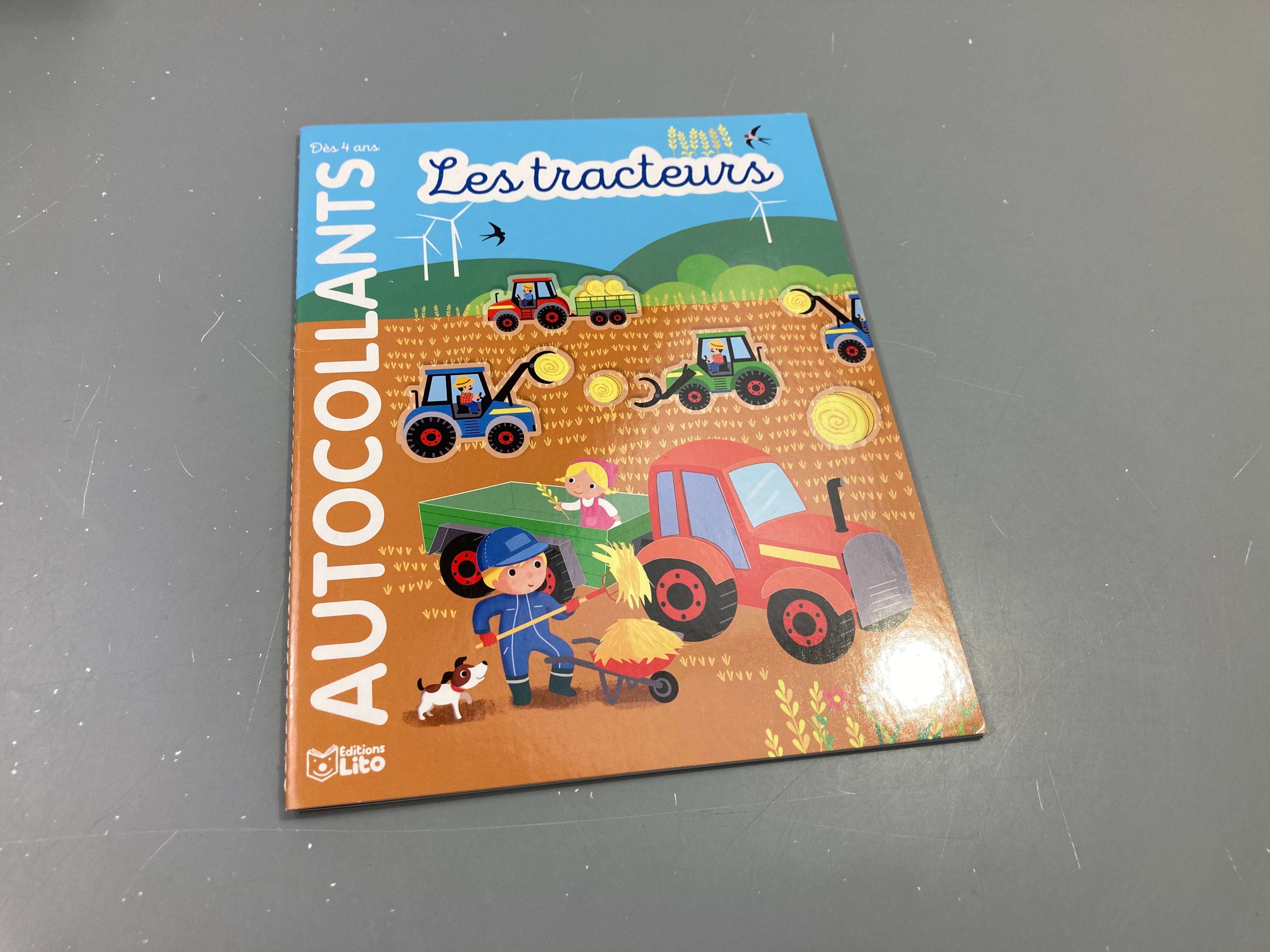 Les tracteurs avec autocollants, +4a