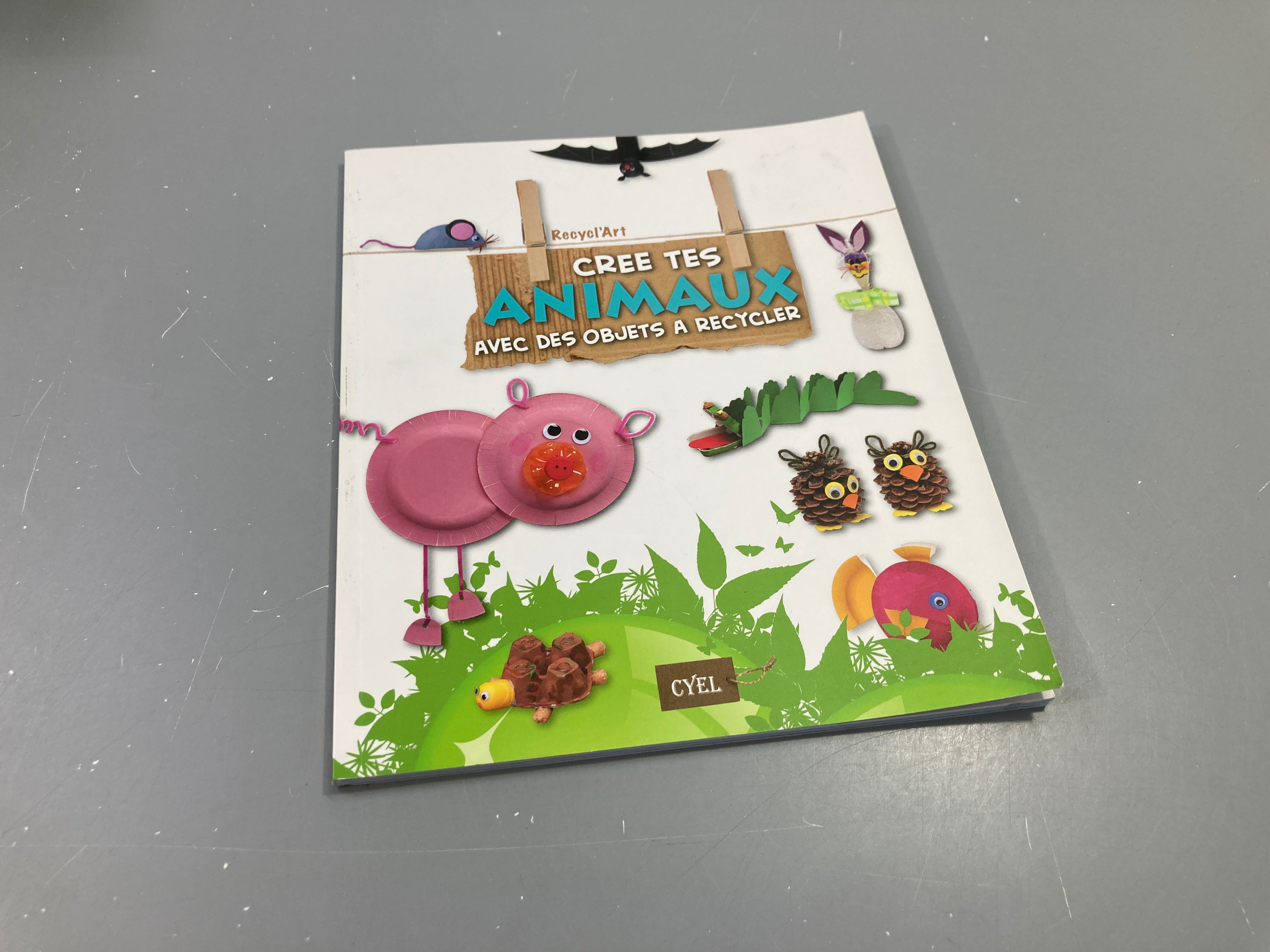 Crée tes animaux avec des objets à recycler