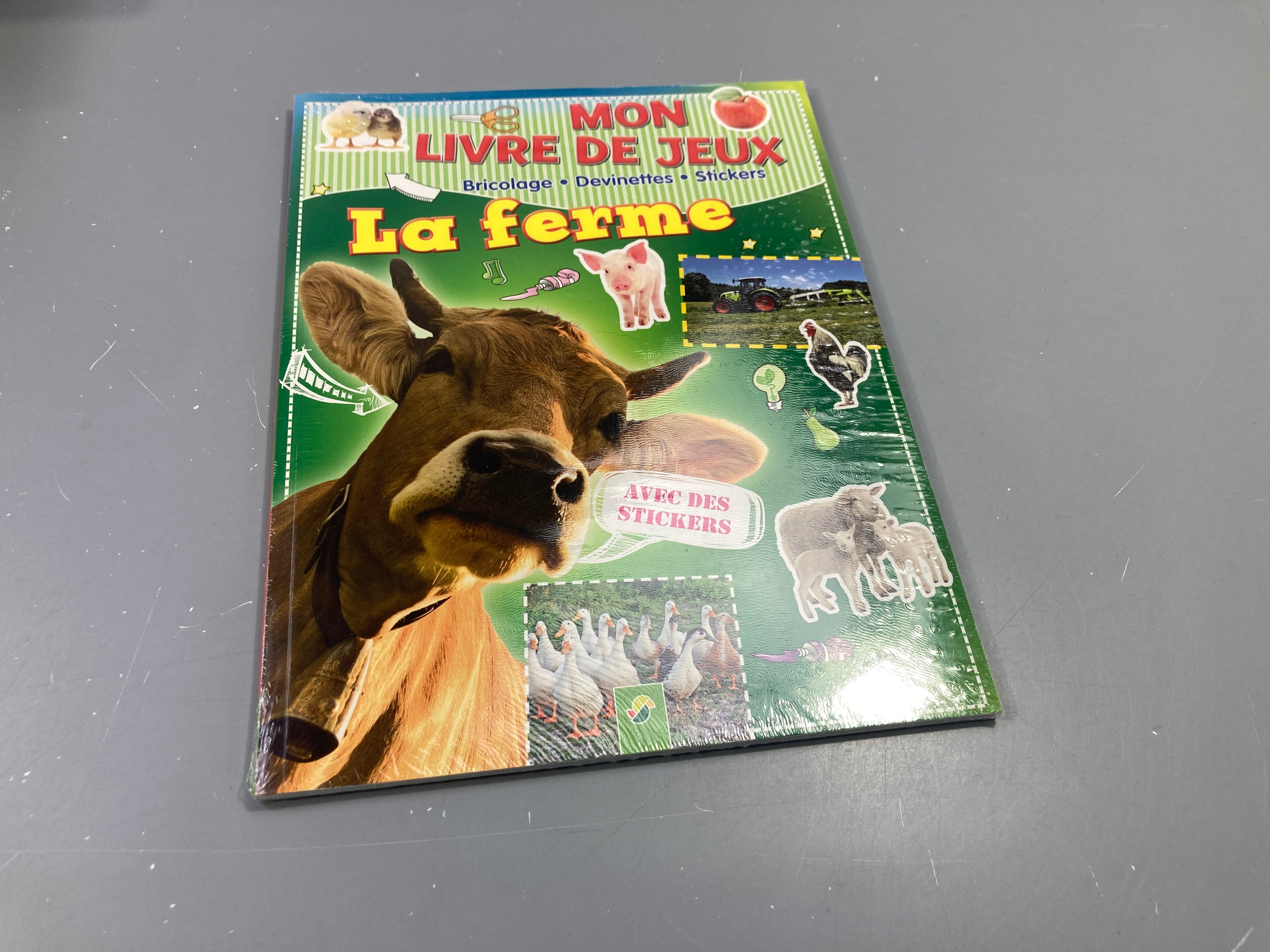 Mon livre de jeux, la ferme avec des stickers,+6a, Neuf