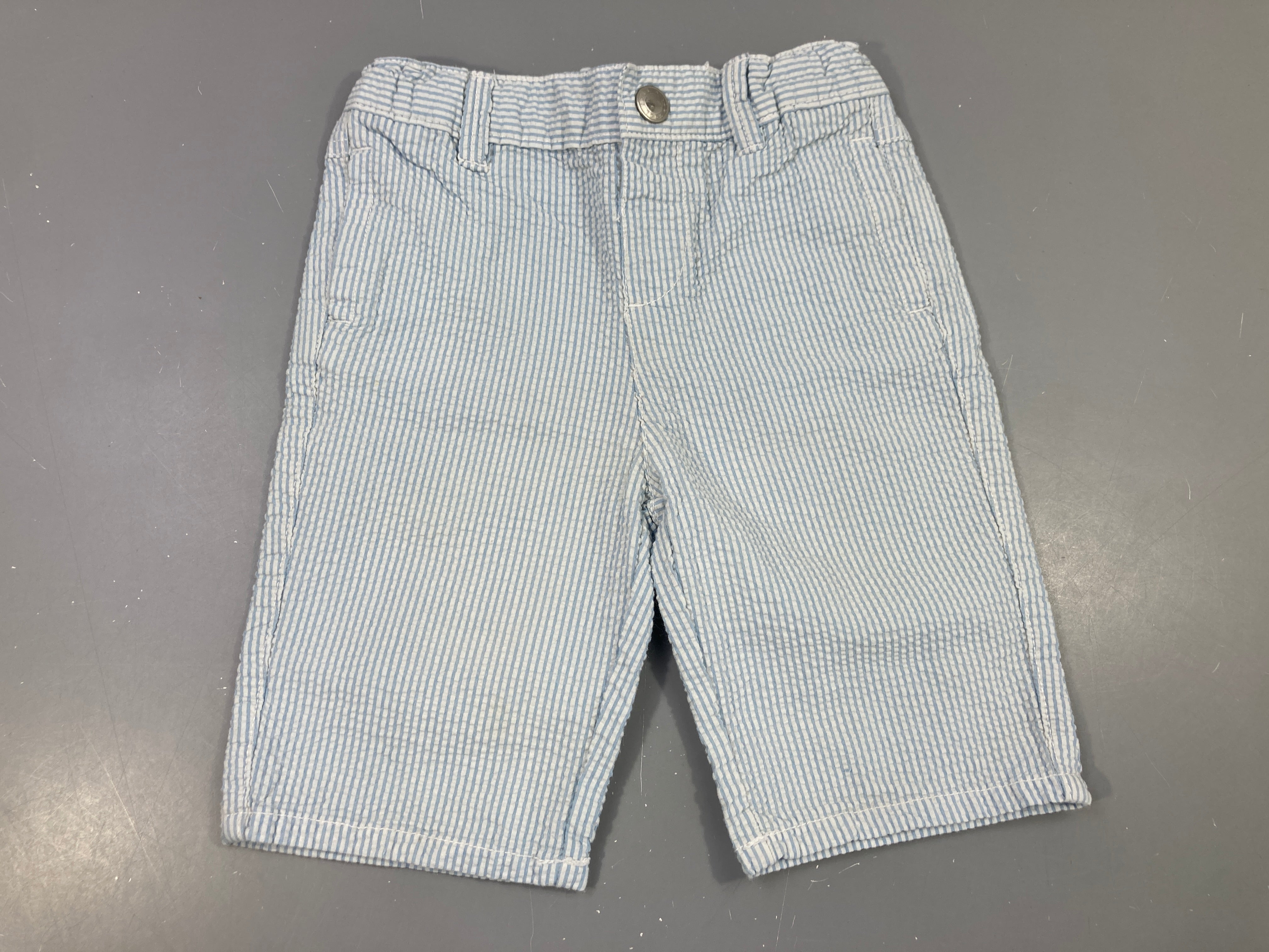 Bermuda texturé ligné blanc-bleu clair