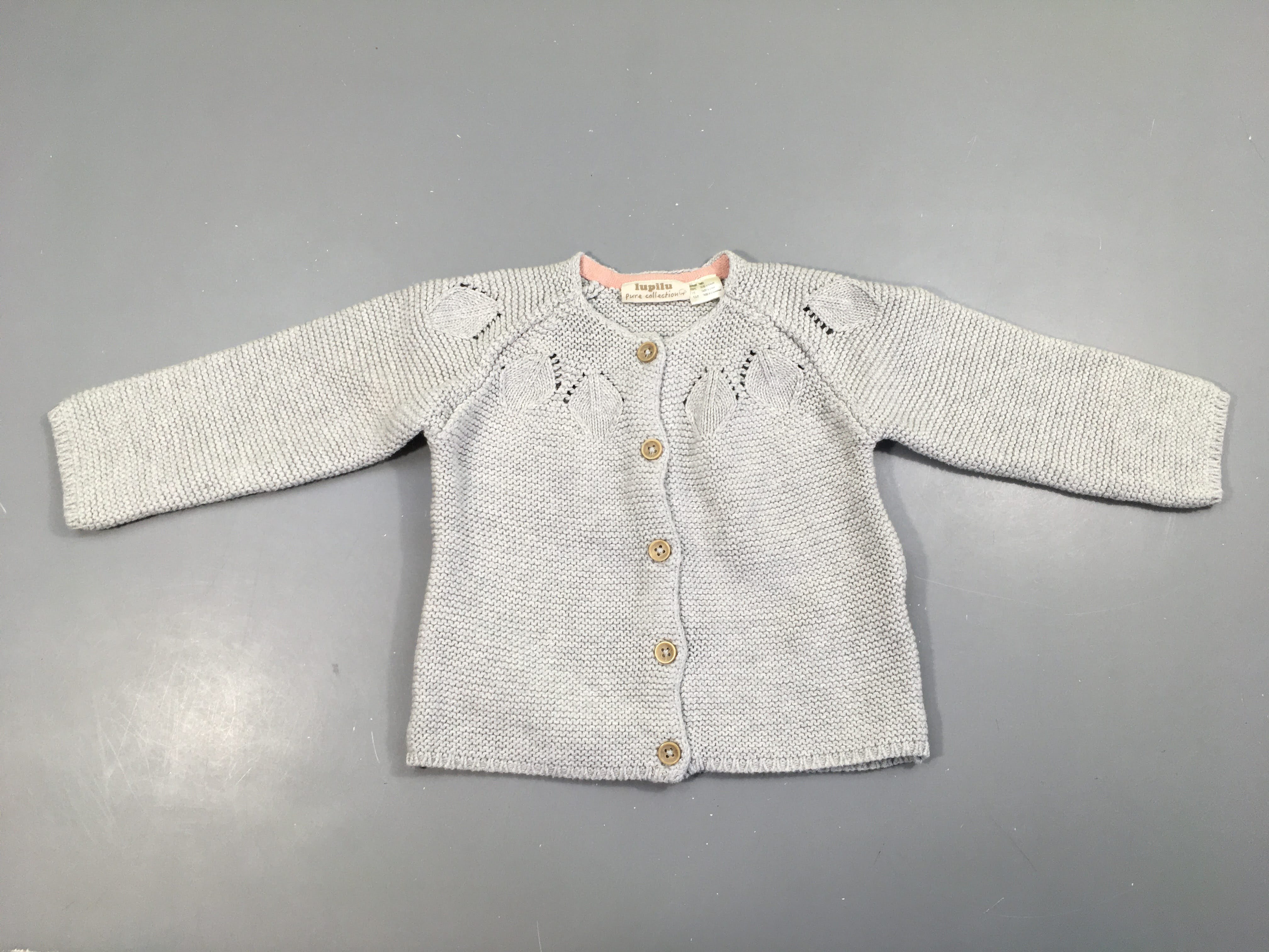 Gilet mailles gris clair ajouré