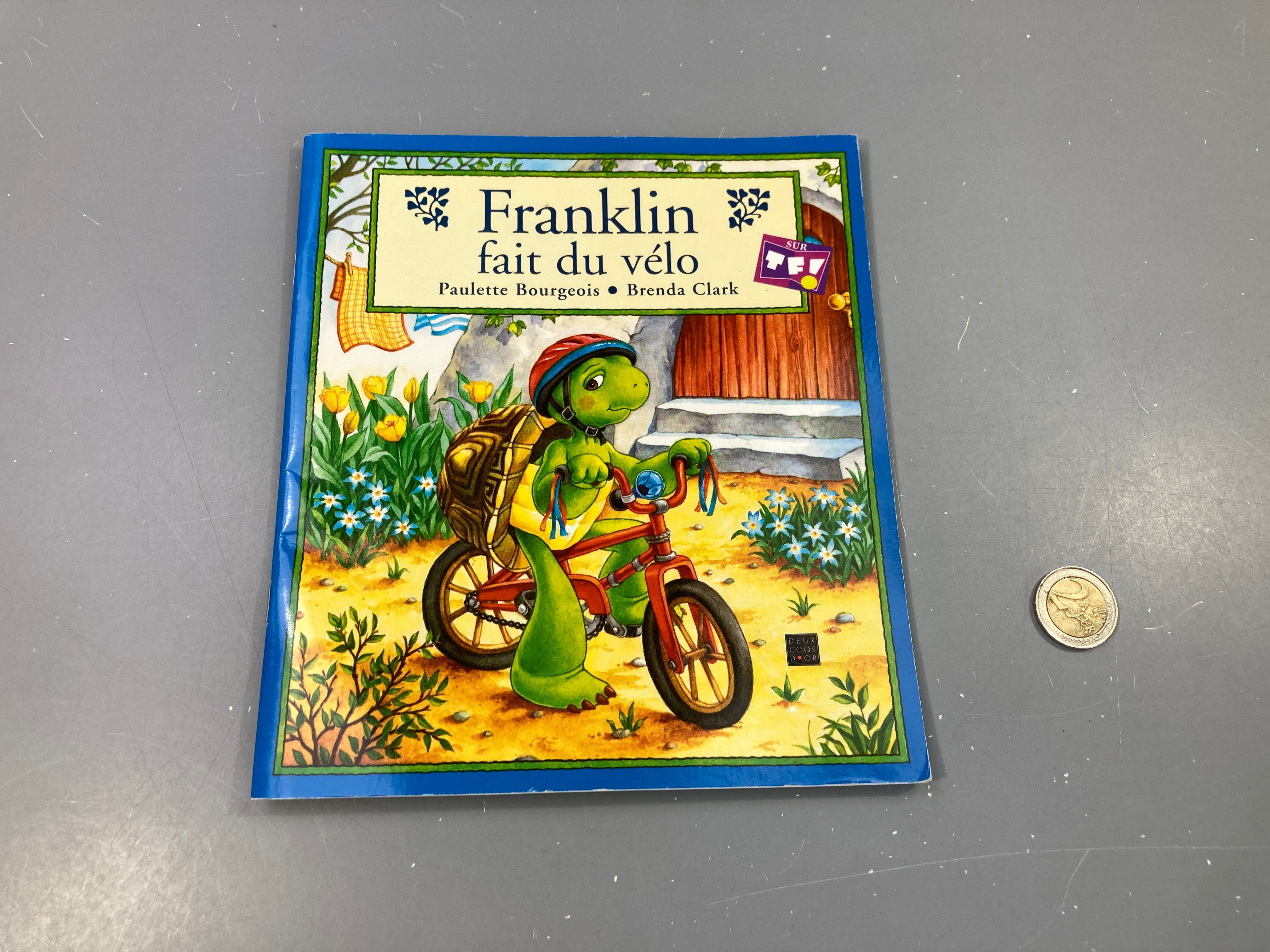 Franklin fait du vélo
