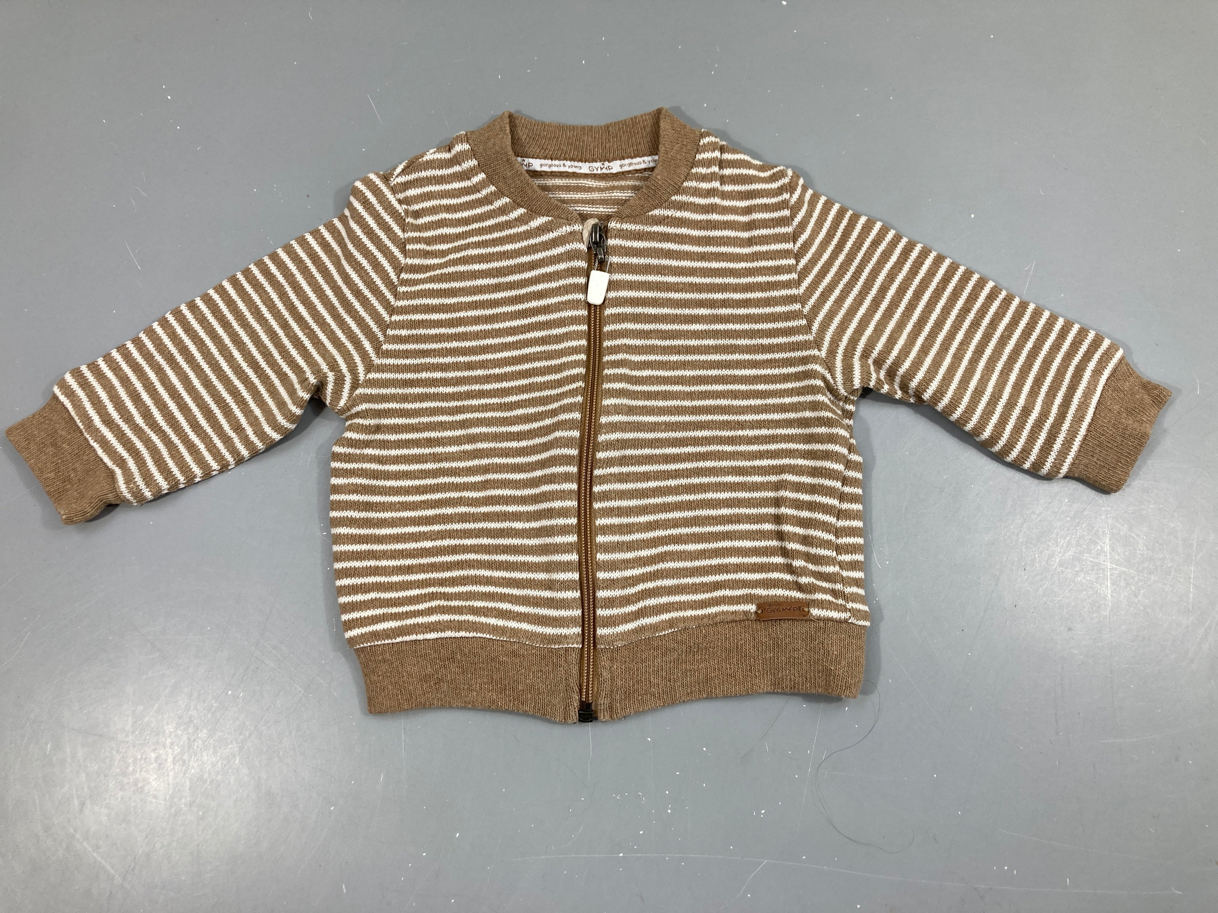 Gilet léger zippé camel rayé