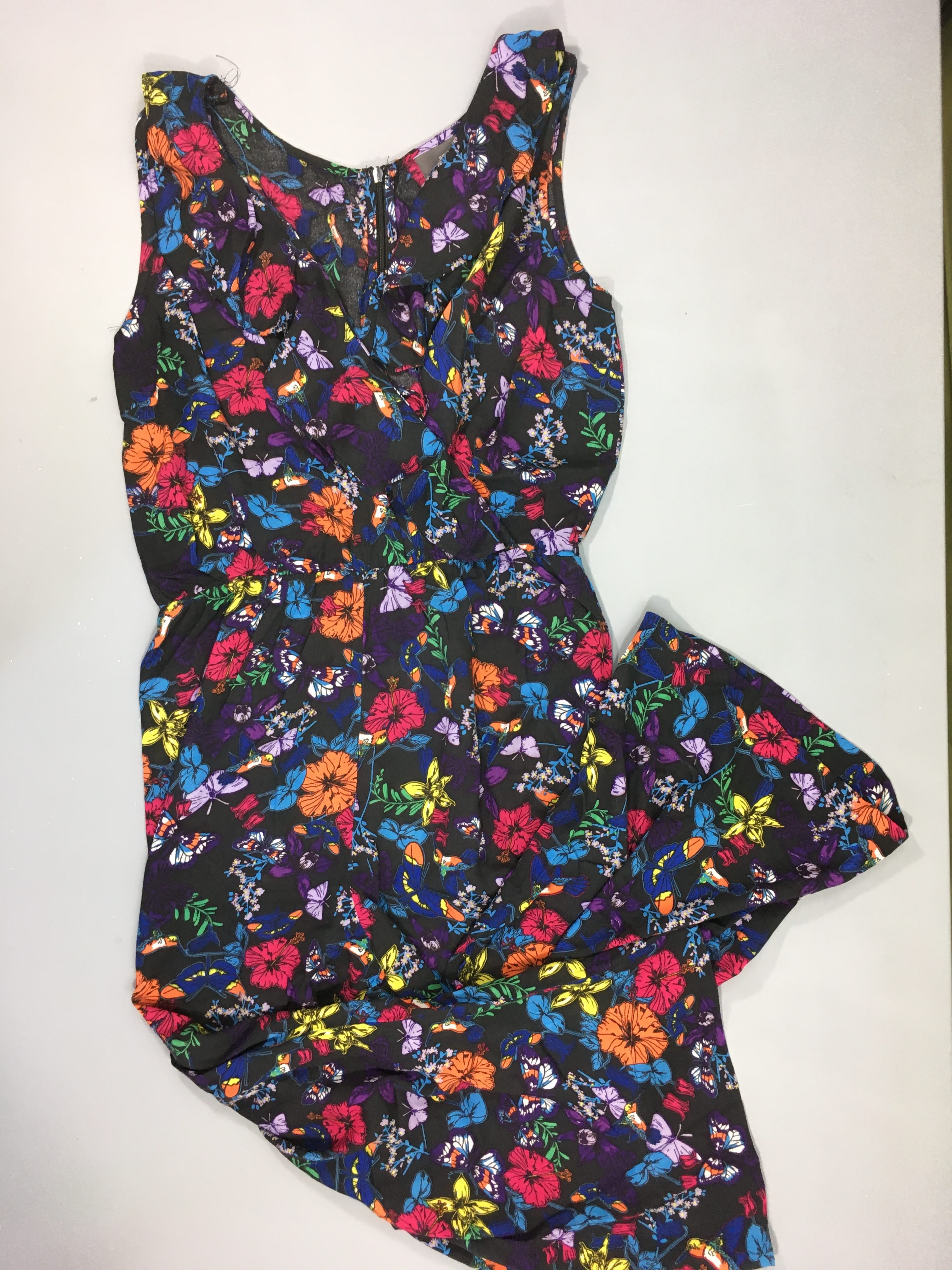 Combinaison noire fleurie couleur