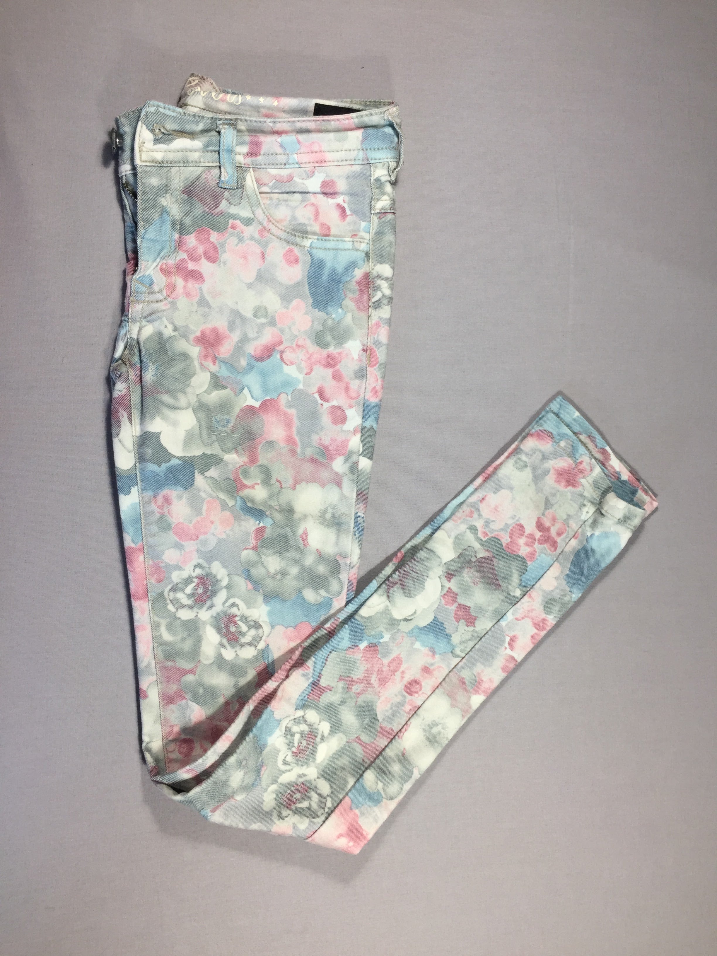 Pantalon fleurs tons pastels rose/bleu clair/blanc (taille estimée)