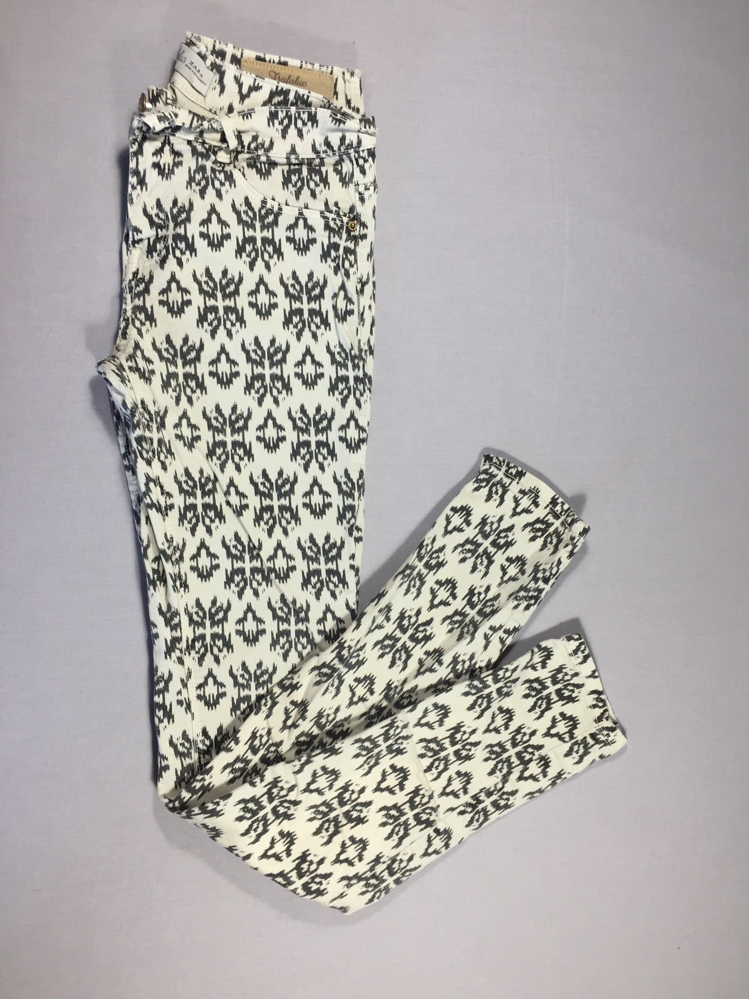 Pantalon blanc motifs noirs - 34