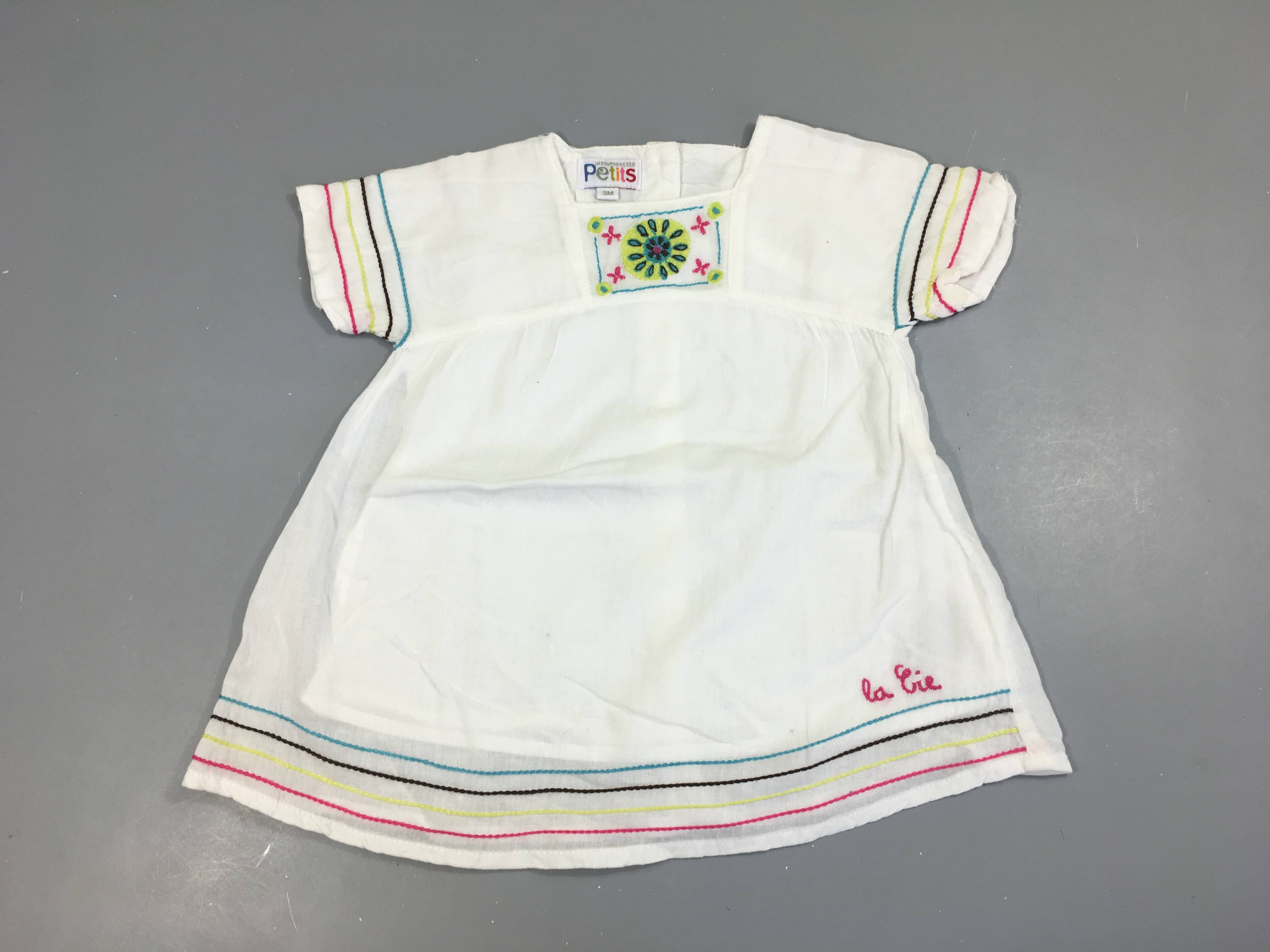 Robe m.c blanche broderies