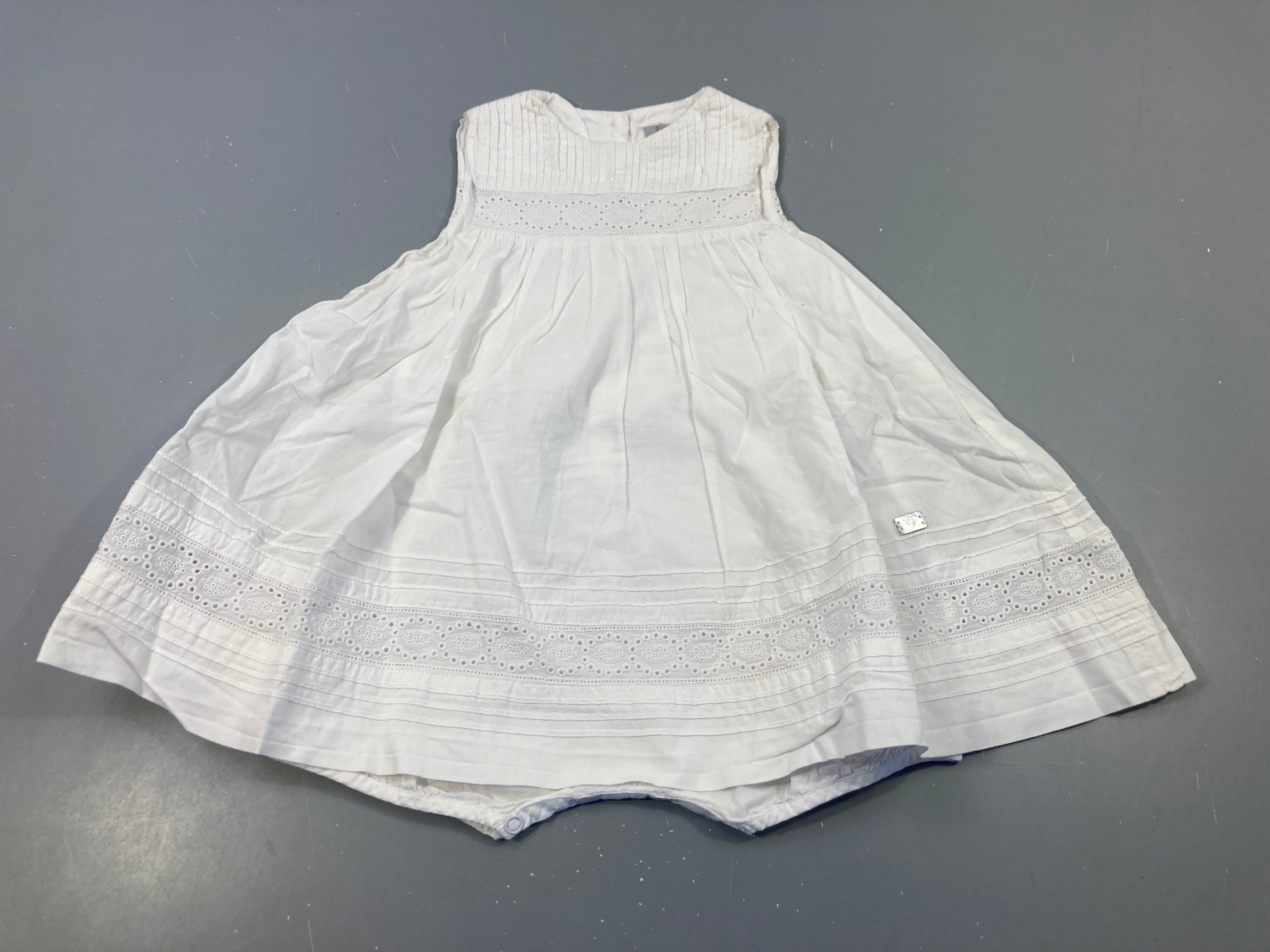 2 en 1 Robe- combi m.c blanche avec broderies