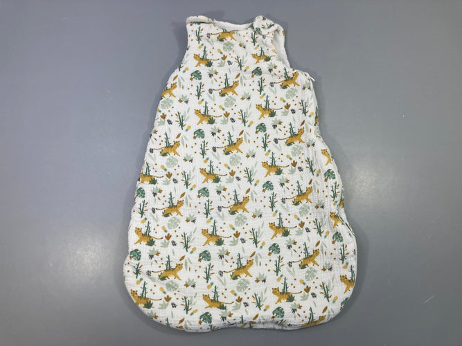 Gigoteuse  matière tetra doublée jersey et légèrement ouatiné blanche félins feuillage, moins cher chez Petit Kiwi