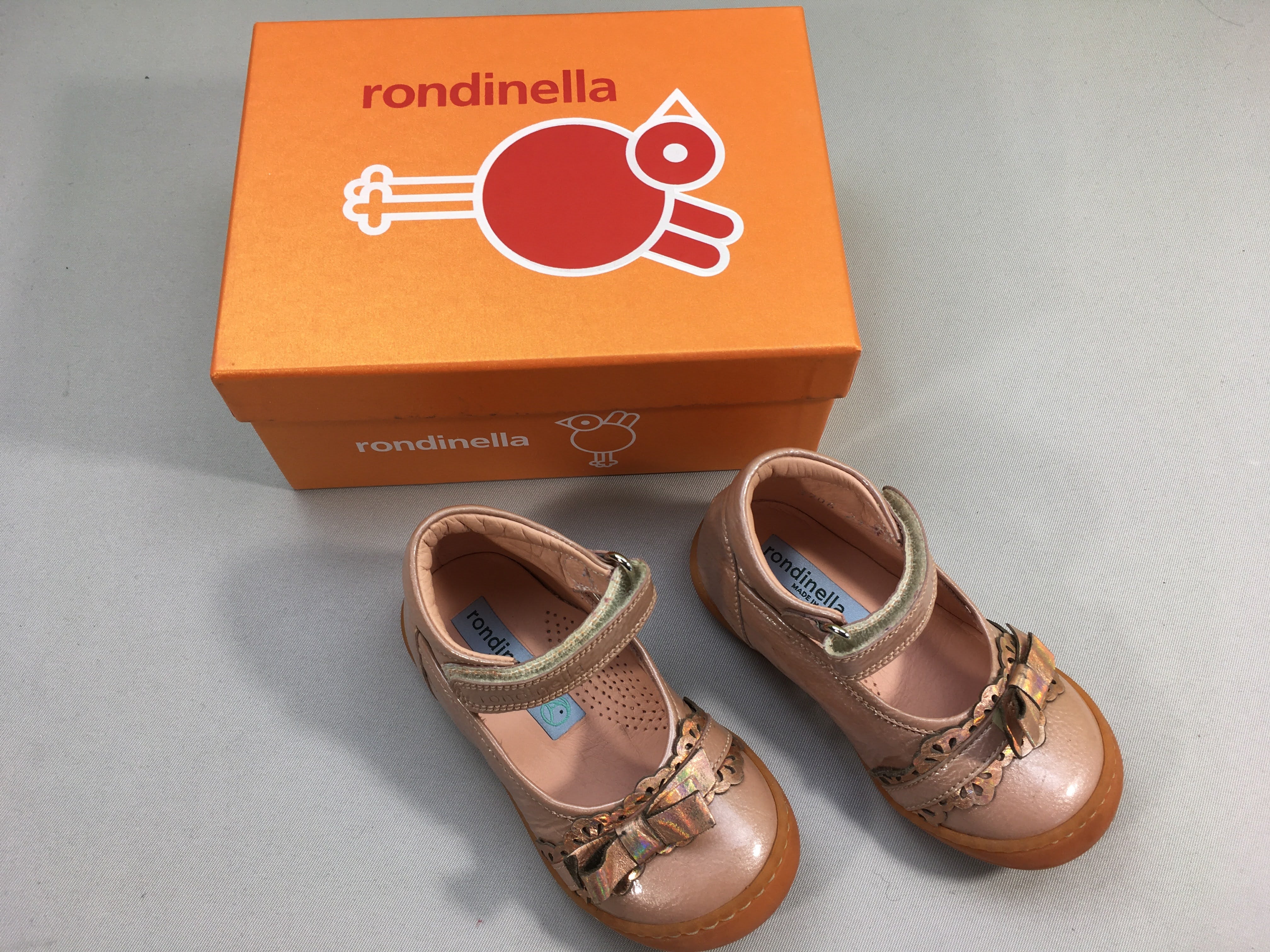 Sandales fermées saumon vernis 21