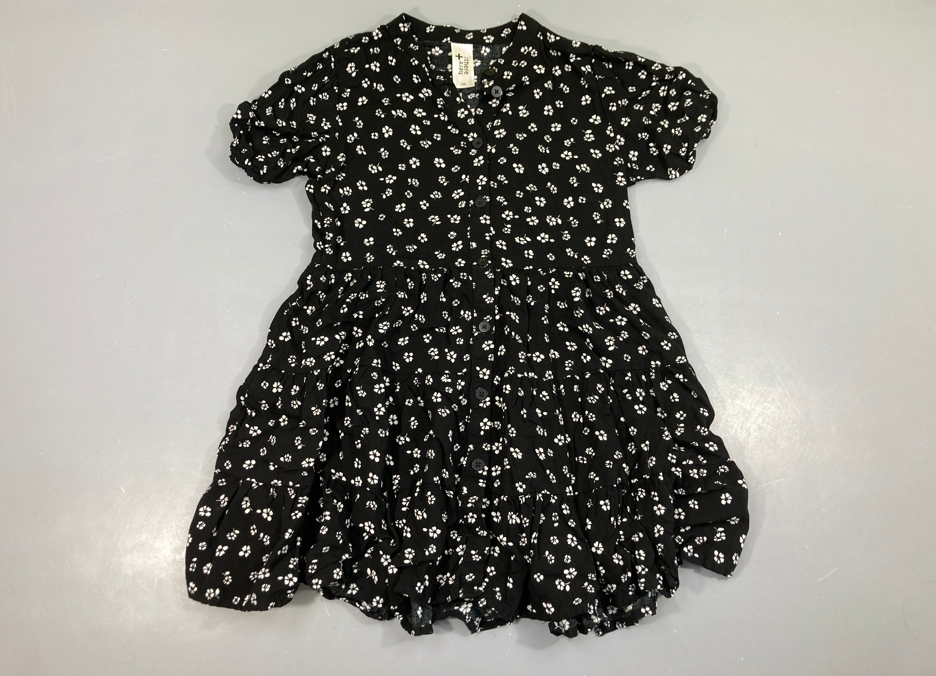 Robe m.c noir fleurs blanches