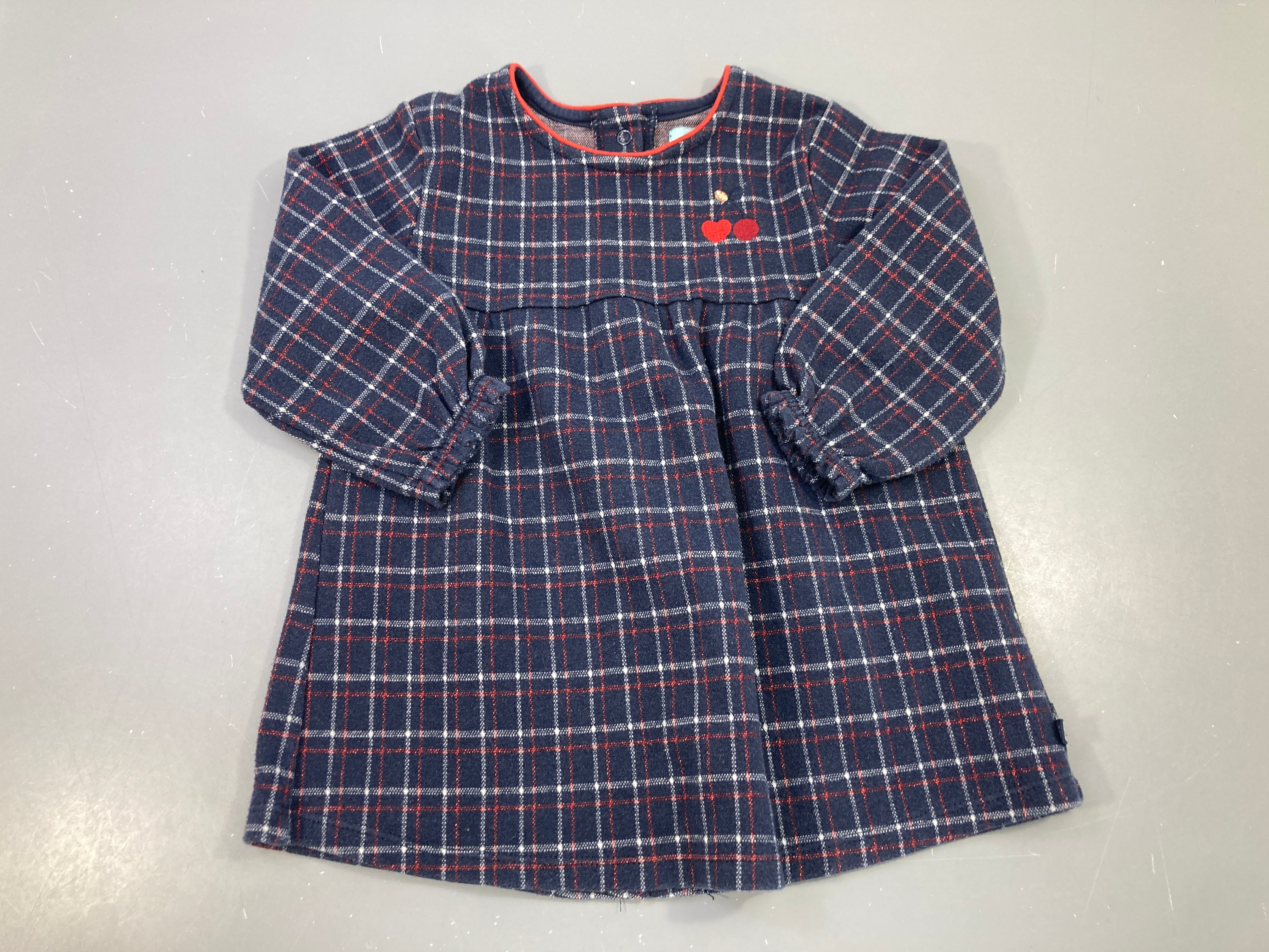 Robe m.l molleton bleu foncé carreaux rouge/blanc cerises, légèrement bouloché