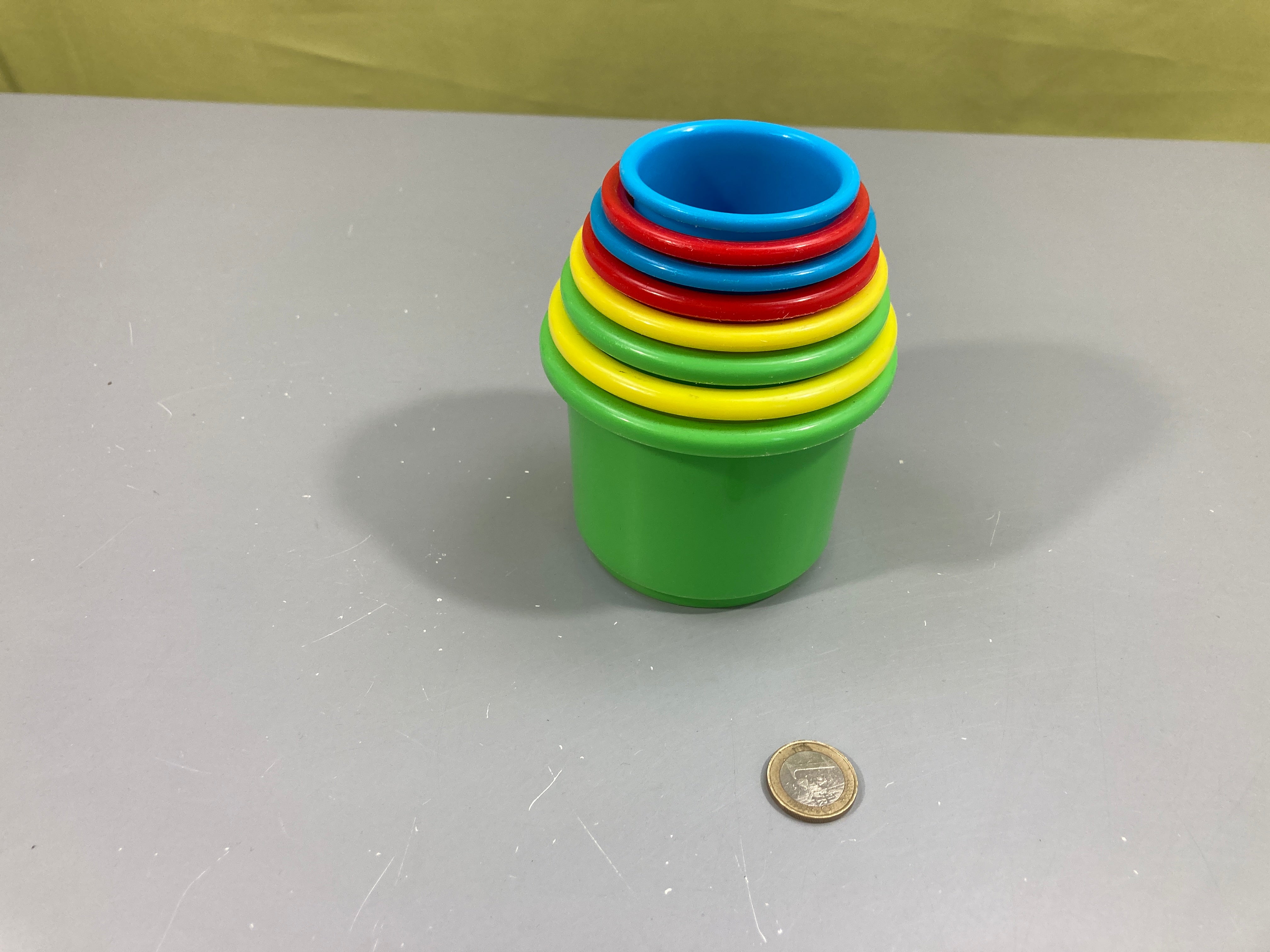 8 pots numérotés à empiler