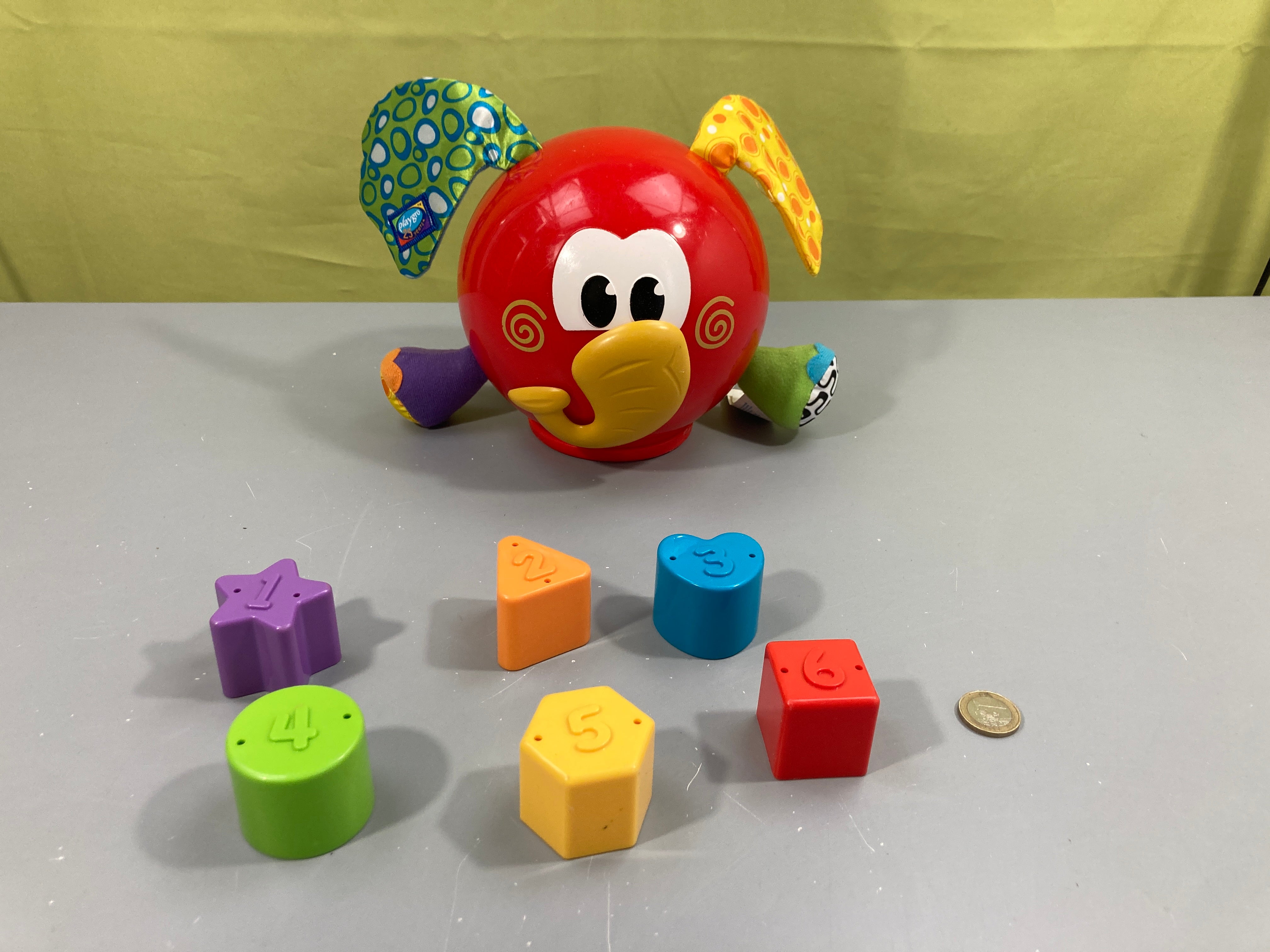 Playgro éléphant avec formes à encastrer
