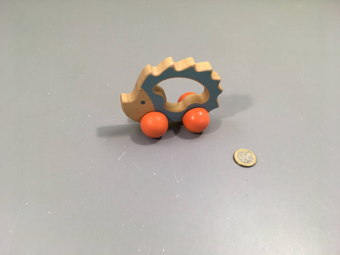 Hérisson en bois sur roulettes, moins cher chez Petit Kiwi