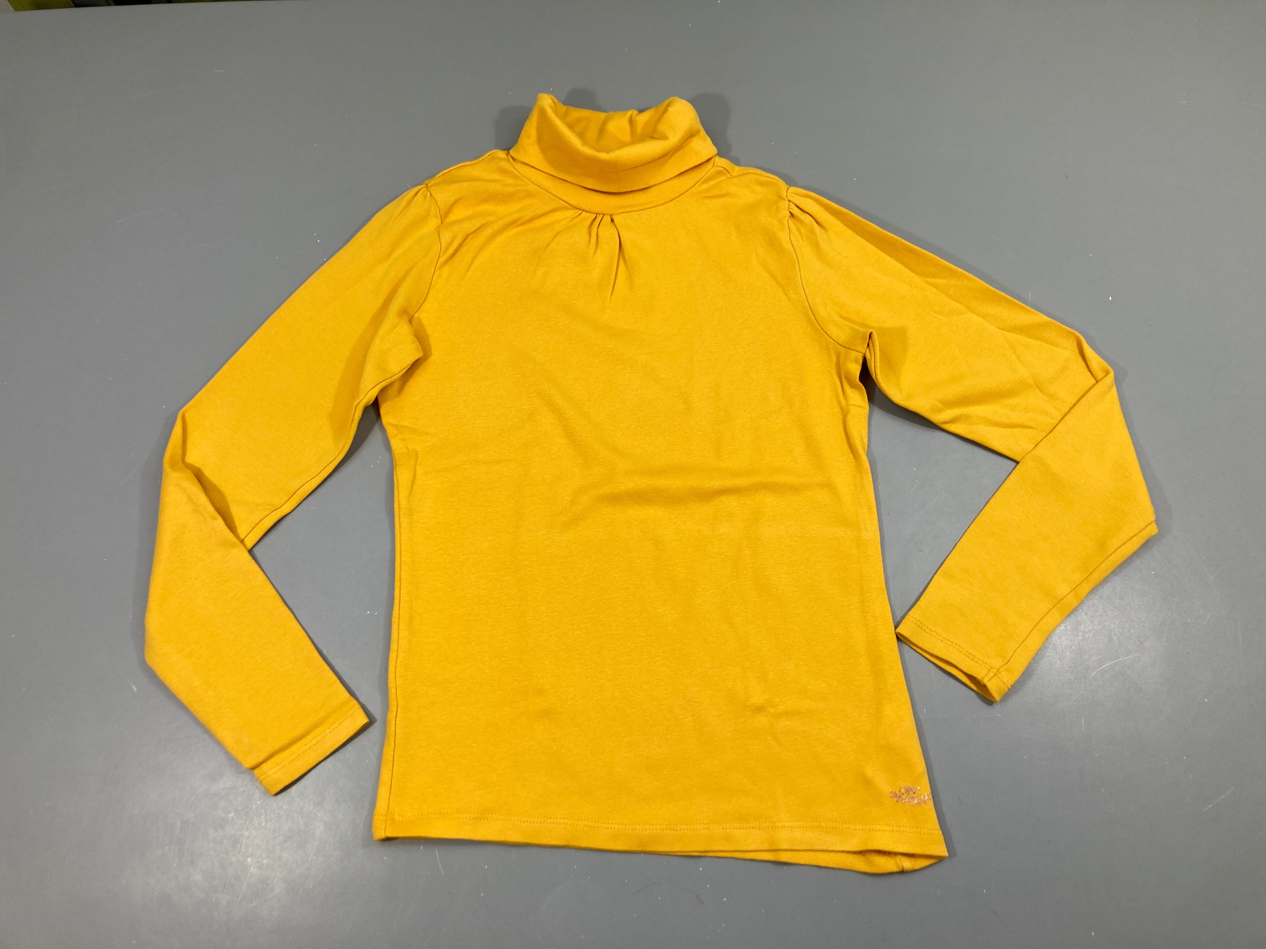 T-shirt m.l col roulé jaune