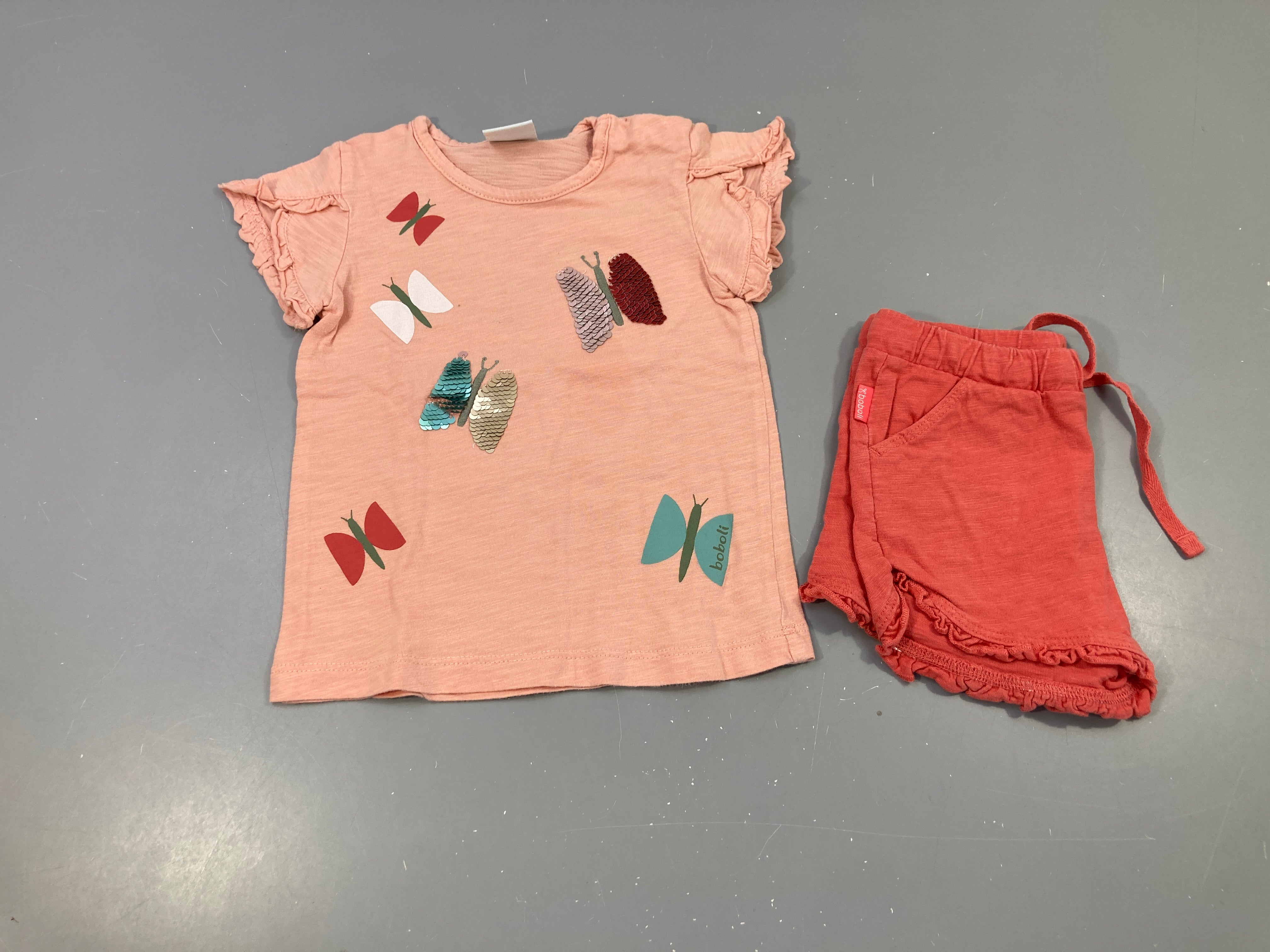 T-shirt m.c rose papillons sequins + short orange